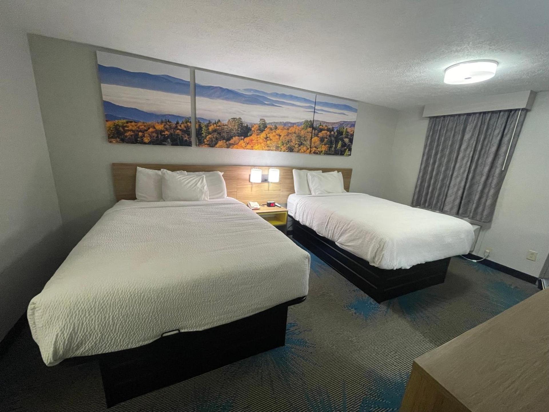 Days Inn by Wyndham Savannah photo 42