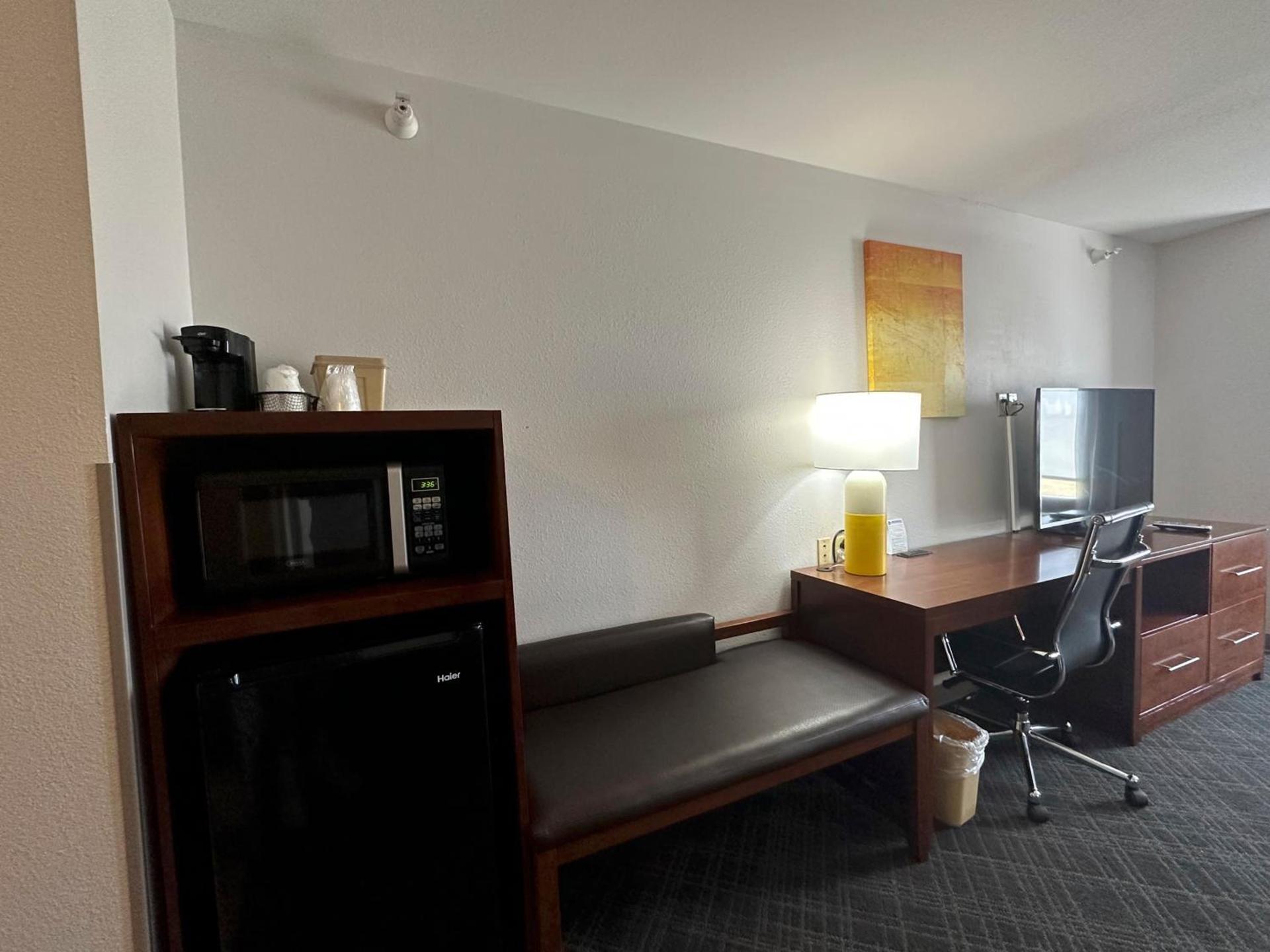 Comfort Suites Jackson-Cape Girardeau photo 47