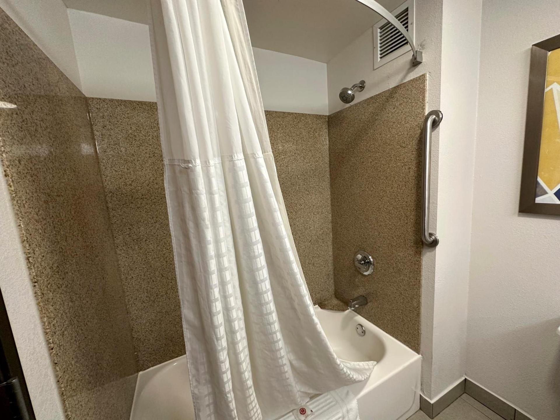 Comfort Suites Jackson-Cape Girardeau photo 49