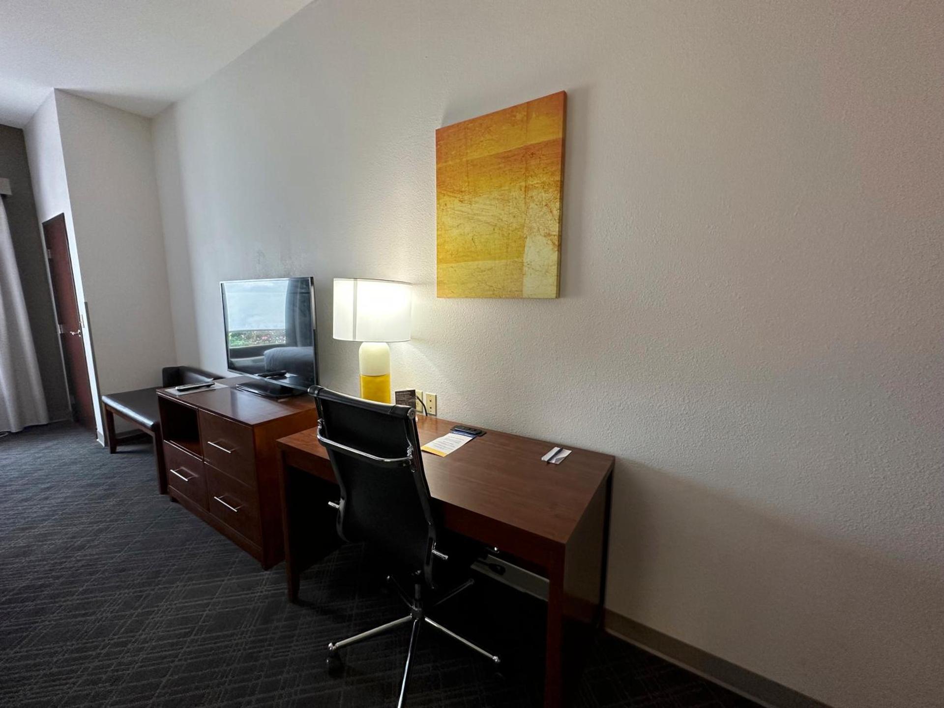 Comfort Suites Jackson-Cape Girardeau photo 43
