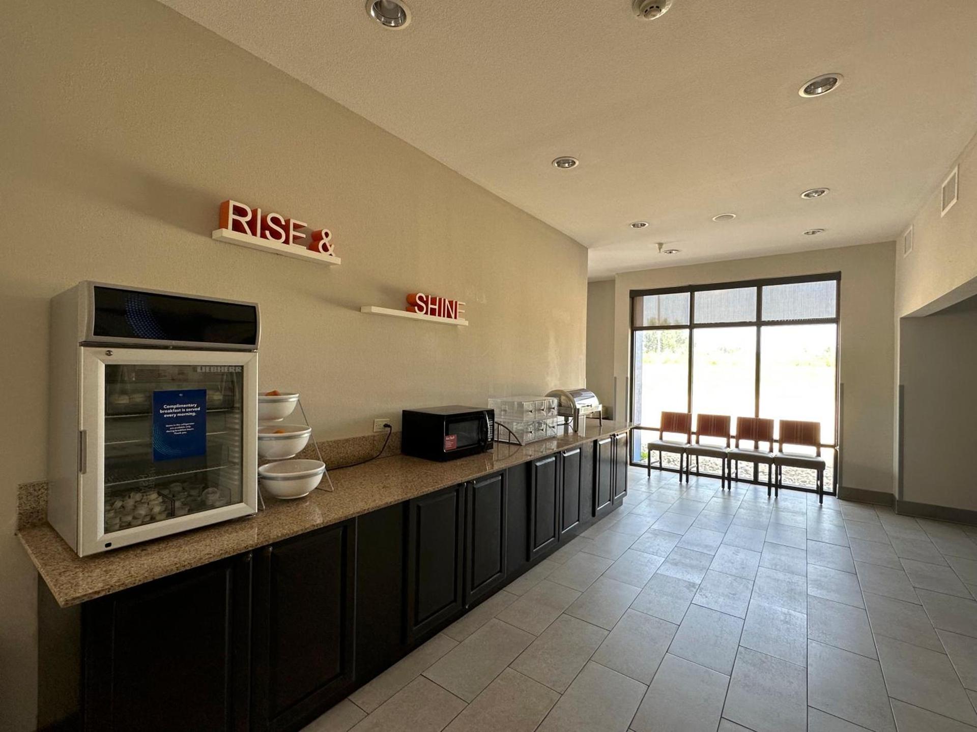 Comfort Suites Jackson-Cape Girardeau photo 37