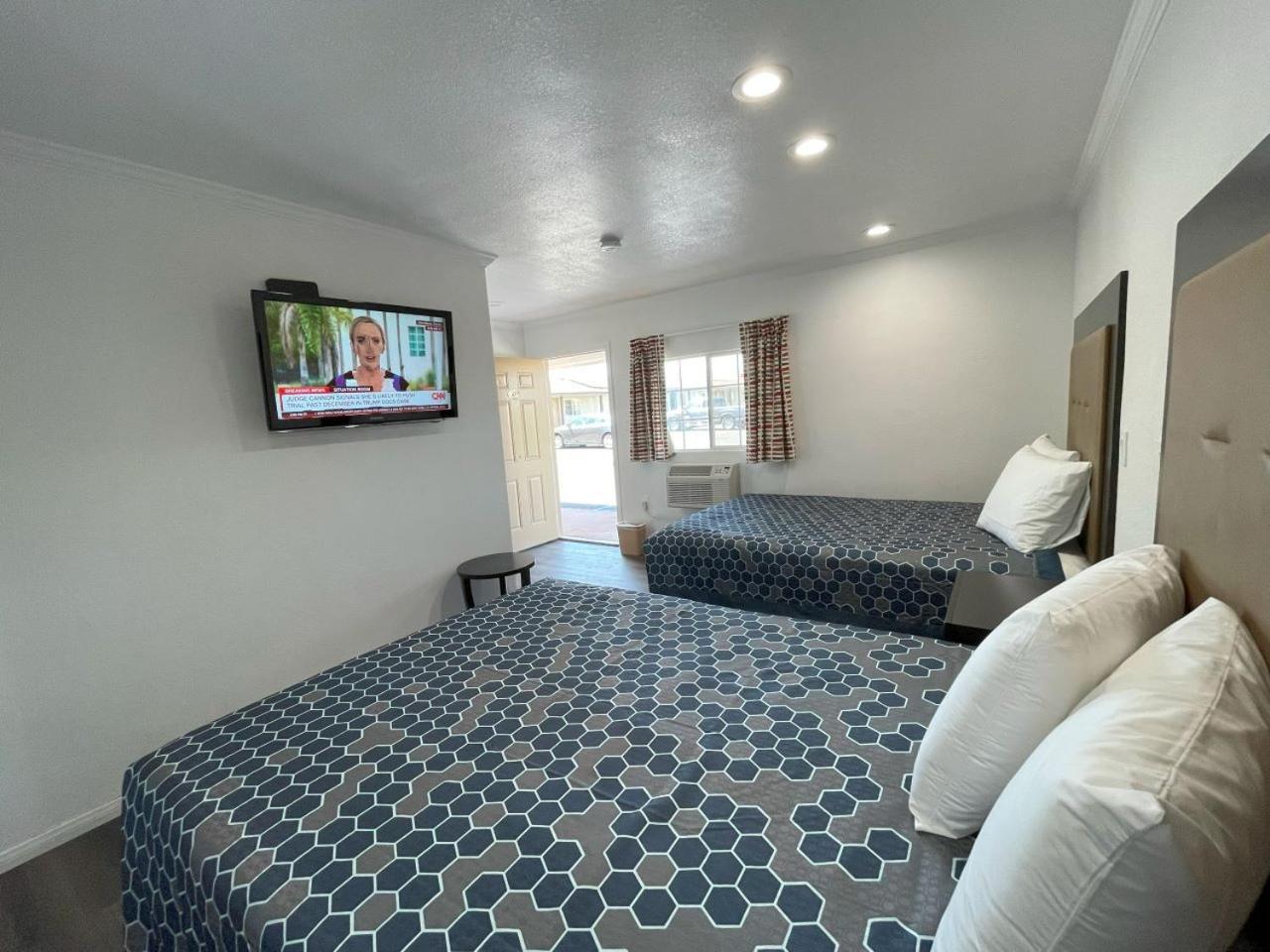 Palm Inn photo 8