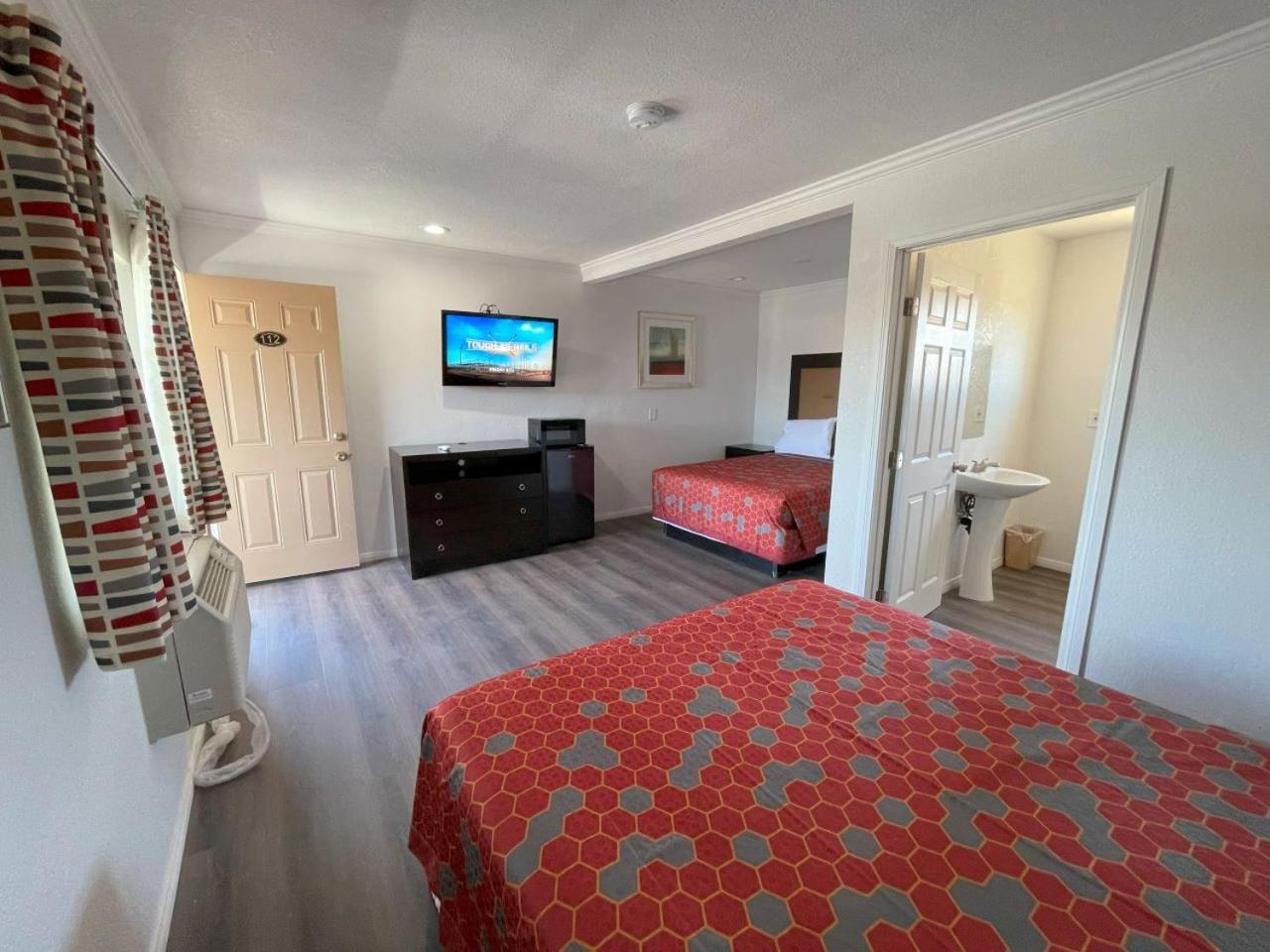 Palm Inn photo 6