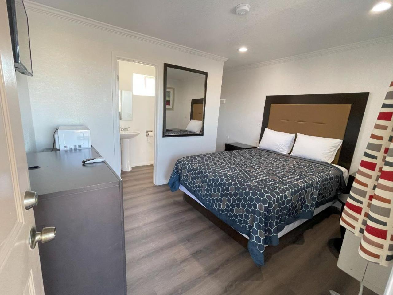 Palm Inn photo 7