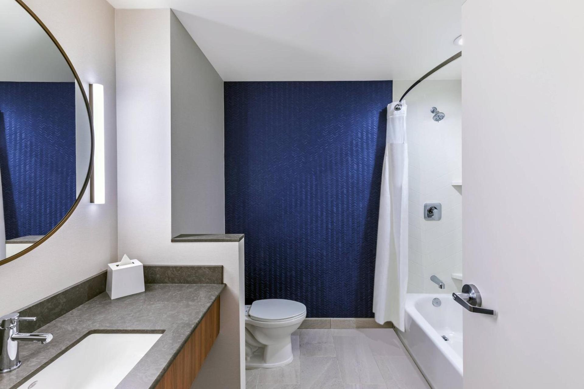 Fairfield Inn & Suites Houston Memorial City Area photo 9