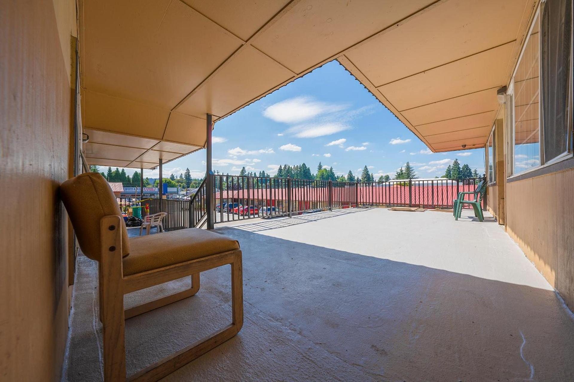 Budget Inn Gladstone By OYO - Portland Clackamas photo 12