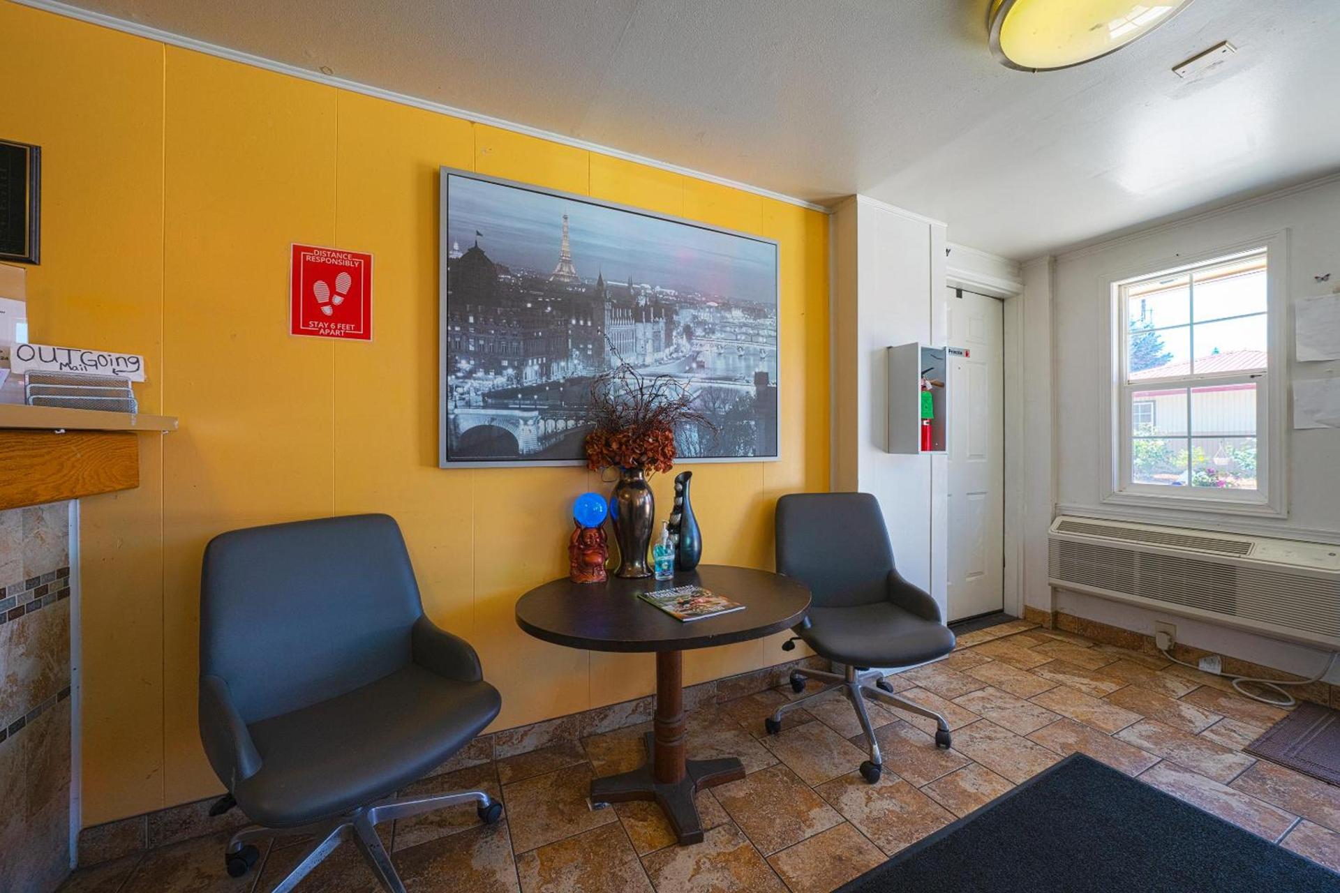 Budget Inn Gladstone By OYO - Portland Clackamas photo 15