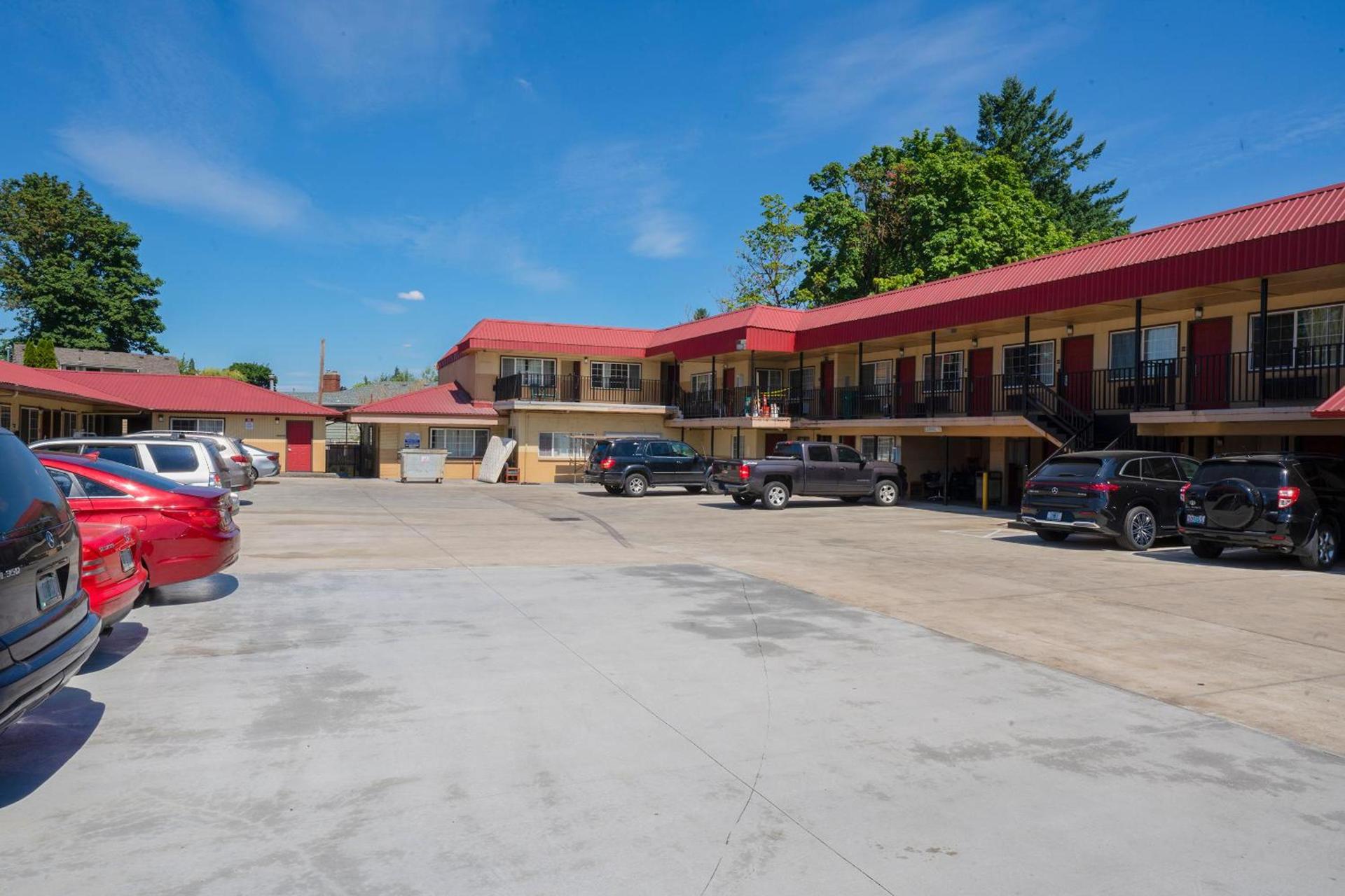 Budget Inn Gladstone By OYO - Portland Clackamas photo 18