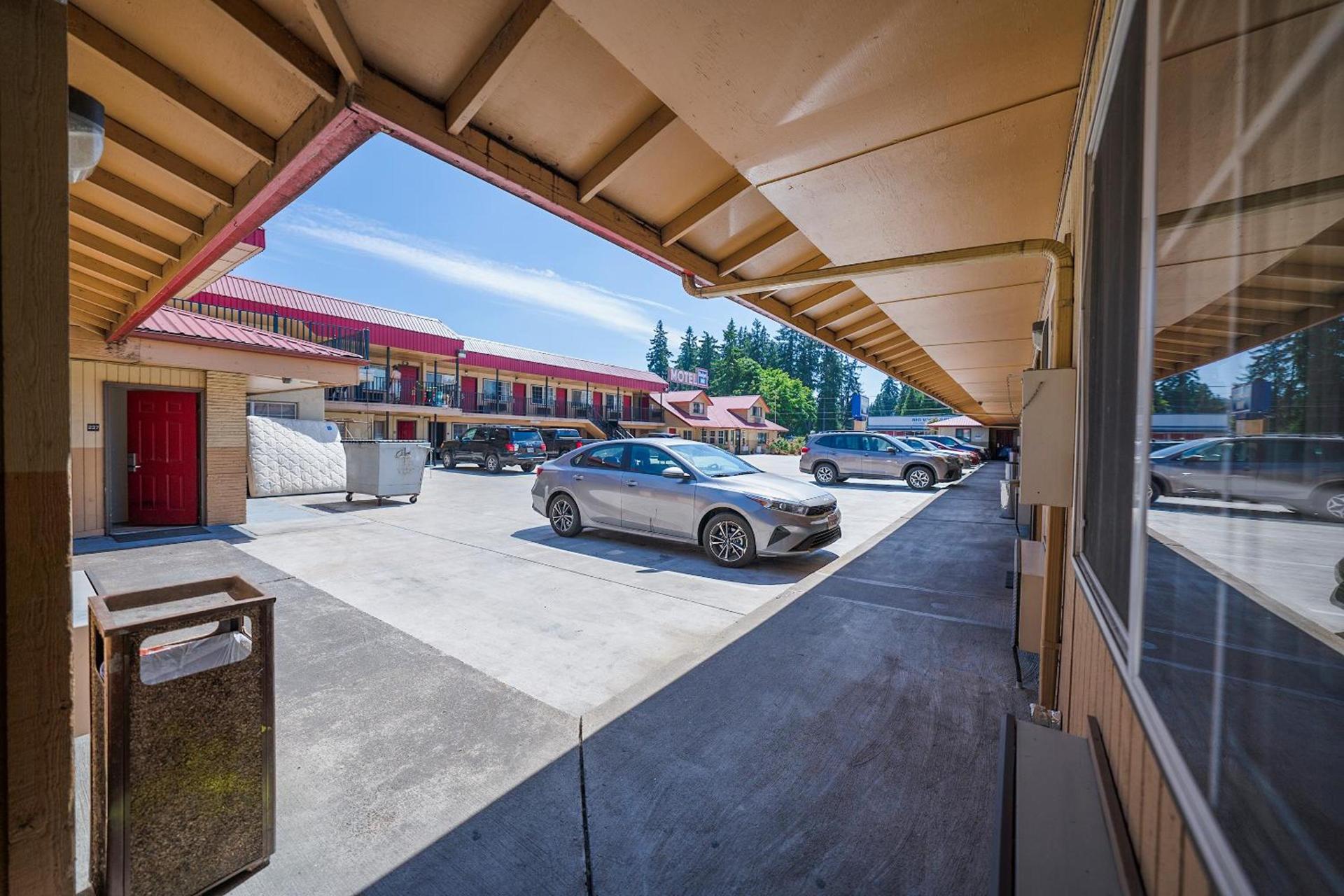 Budget Inn Gladstone By OYO - Portland Clackamas photo 19
