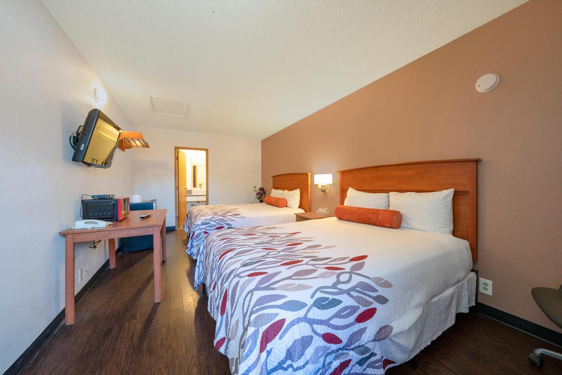 Budget Inn Gladstone By OYO - Portland Clackamas photo 28