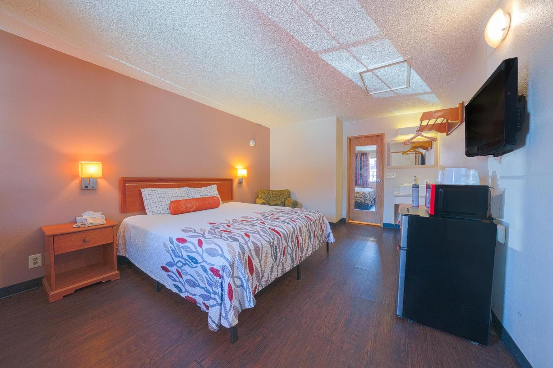 Budget Inn Gladstone By OYO - Portland Clackamas photo 42