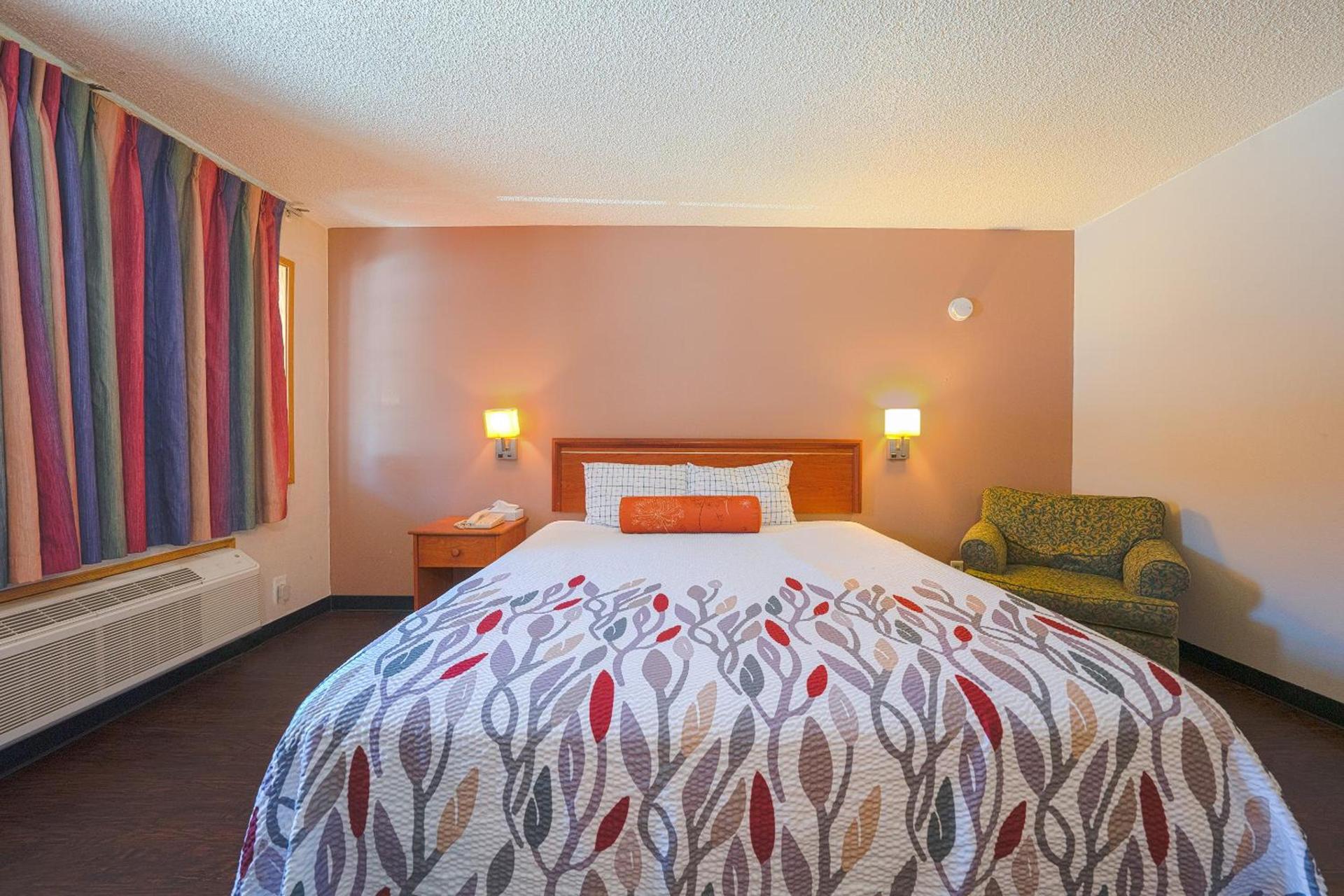 Budget Inn Gladstone By OYO - Portland Clackamas photo 35