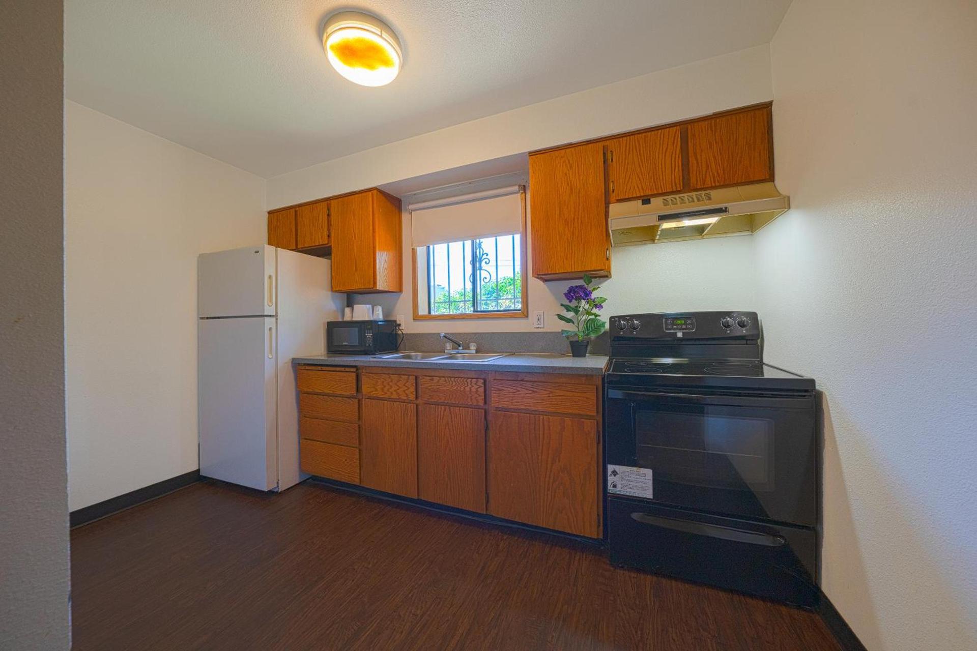 Budget Inn Gladstone By OYO - Portland Clackamas photo 55