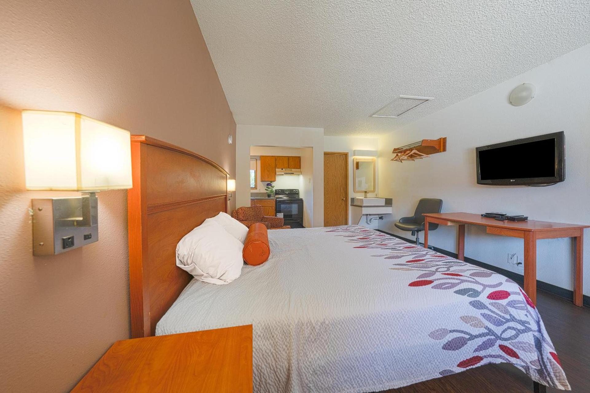 Budget Inn Gladstone By OYO - Portland Clackamas photo 62
