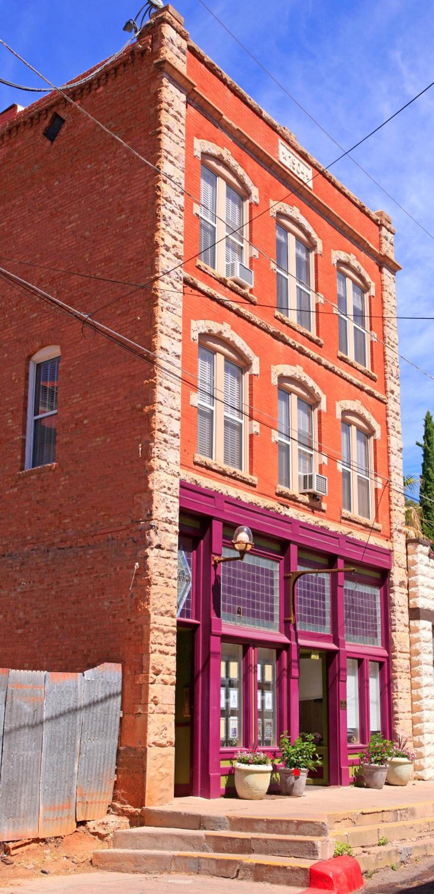 Bisbee Brownstone Suites photo 67