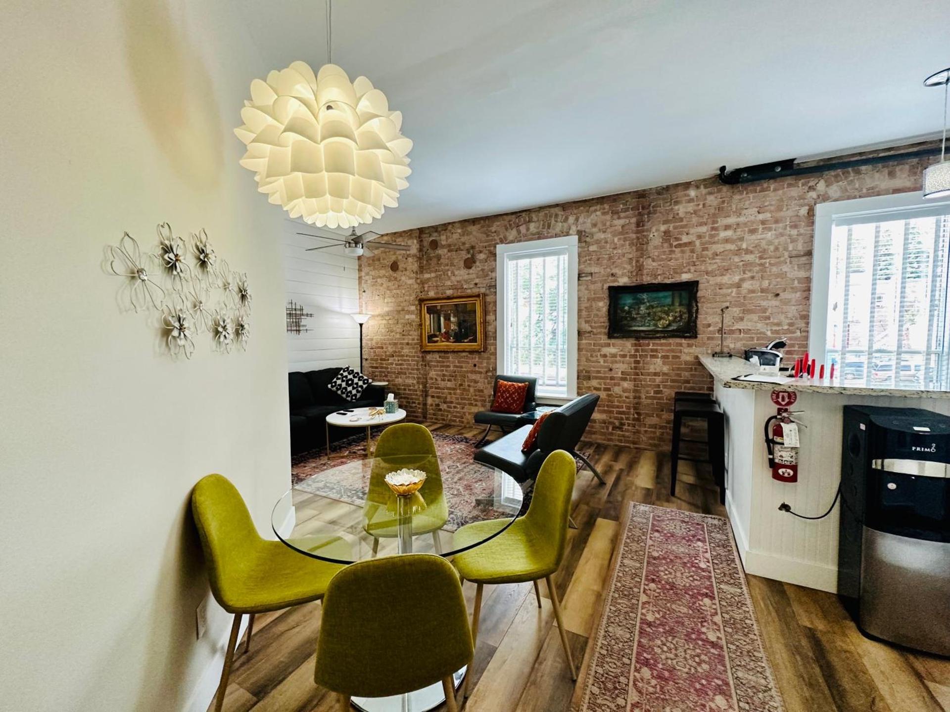 Bisbee Brownstone Suites photo 69