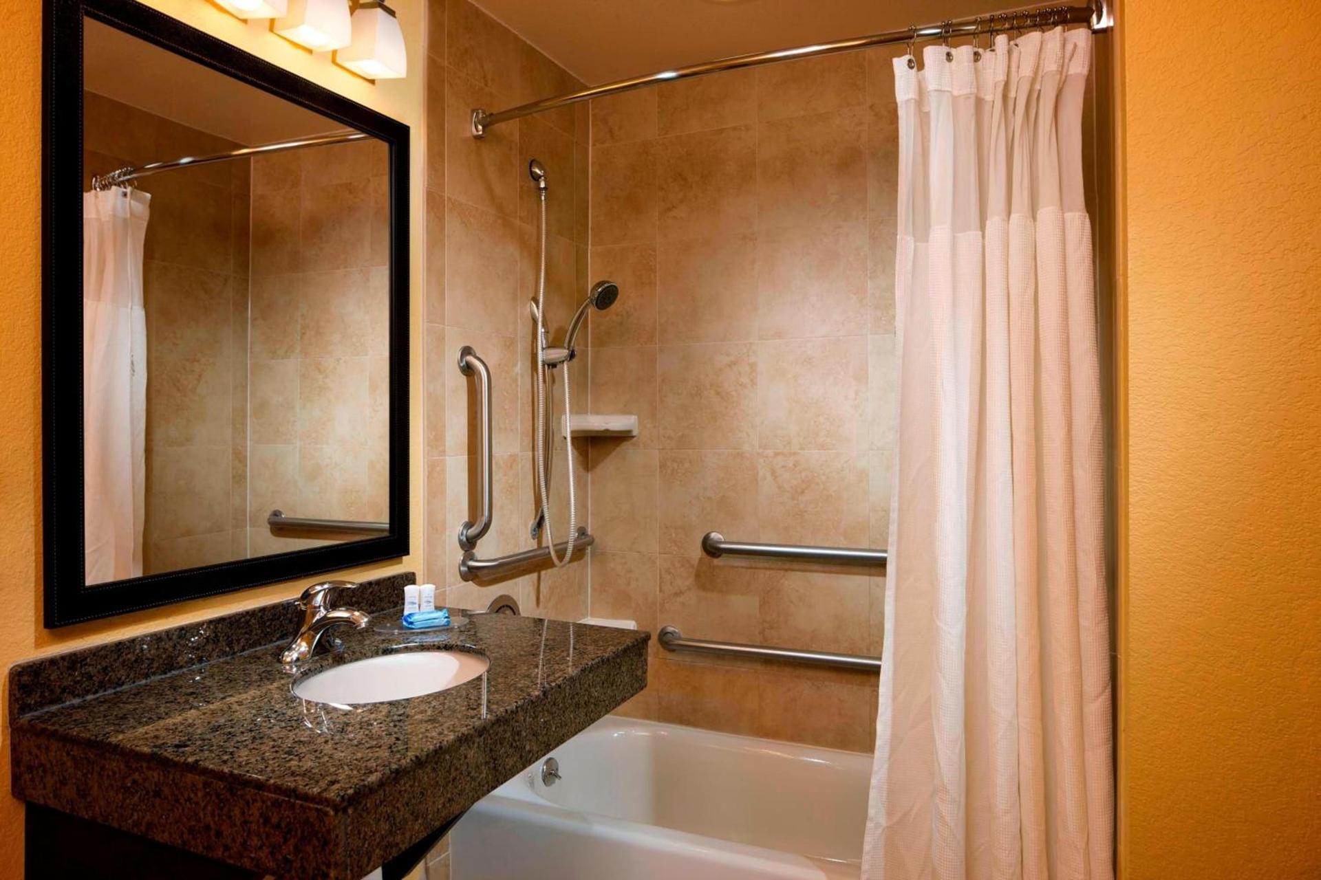 Fairfield Inn & Suites Houston Intercontinental Airport photo 10