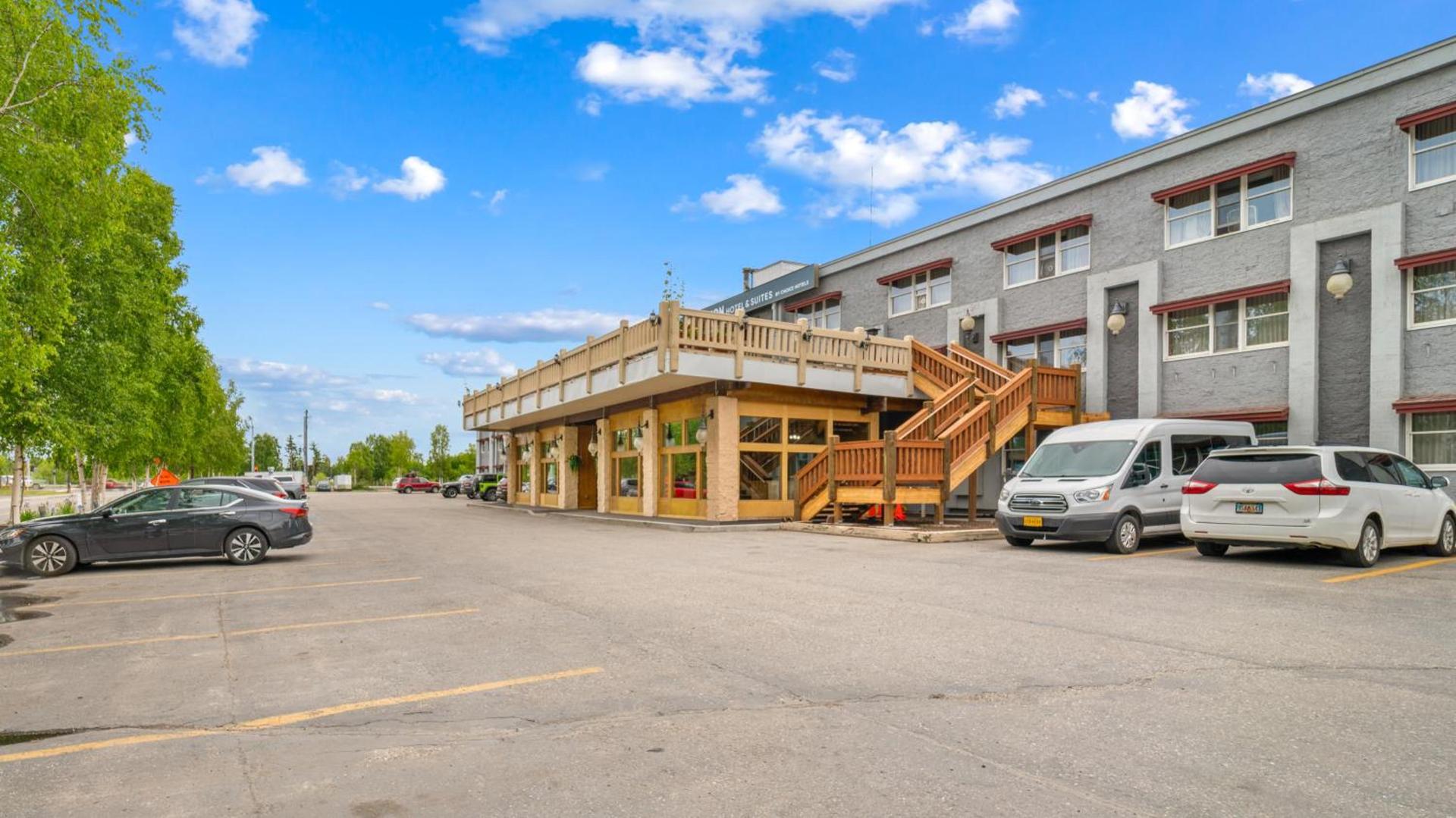 Clarion Hotel & Suites Fairbanks near Ft Wainwright photo 65