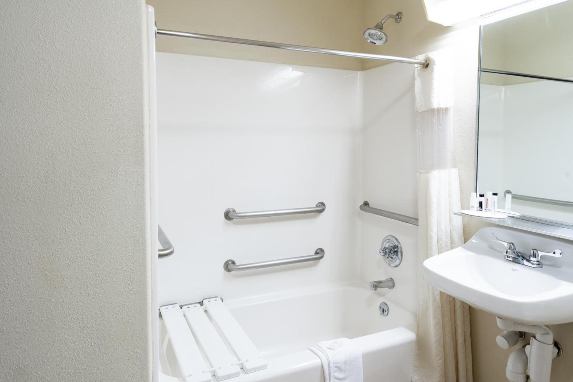 Pinedale Hotel & Suites photo 26
