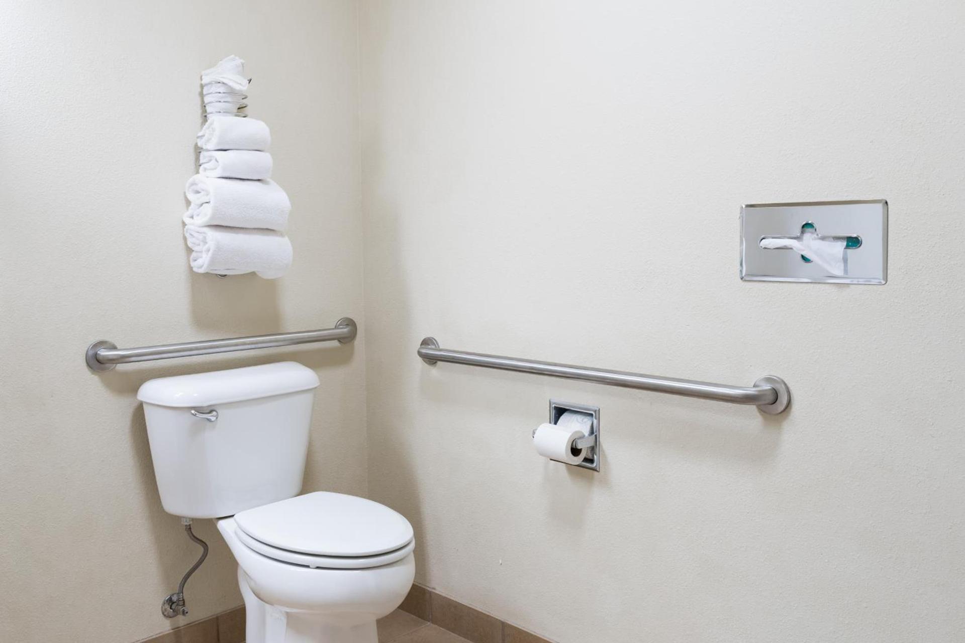 Pinedale Hotel & Suites photo 39