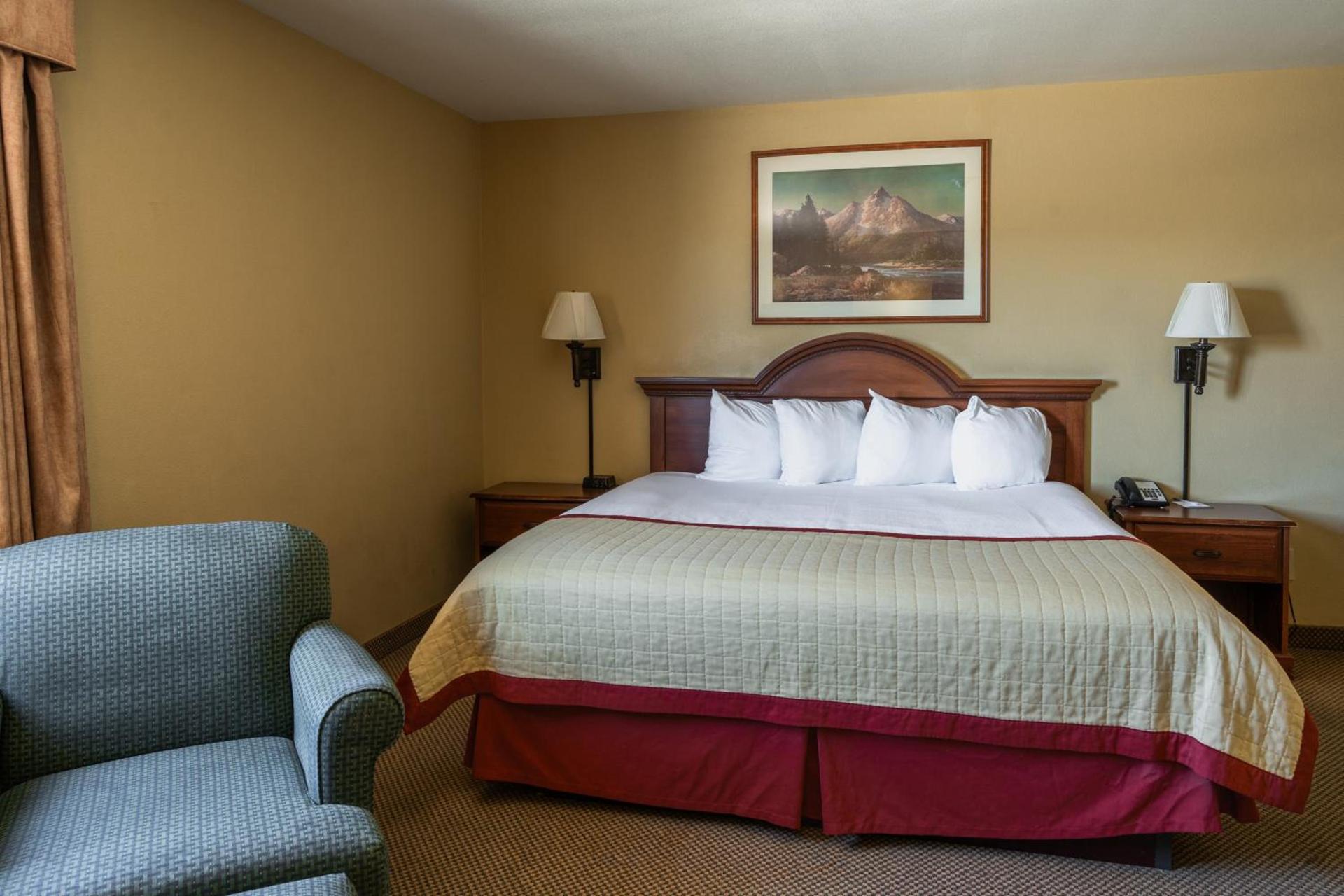 Pinedale Hotel & Suites photo 68