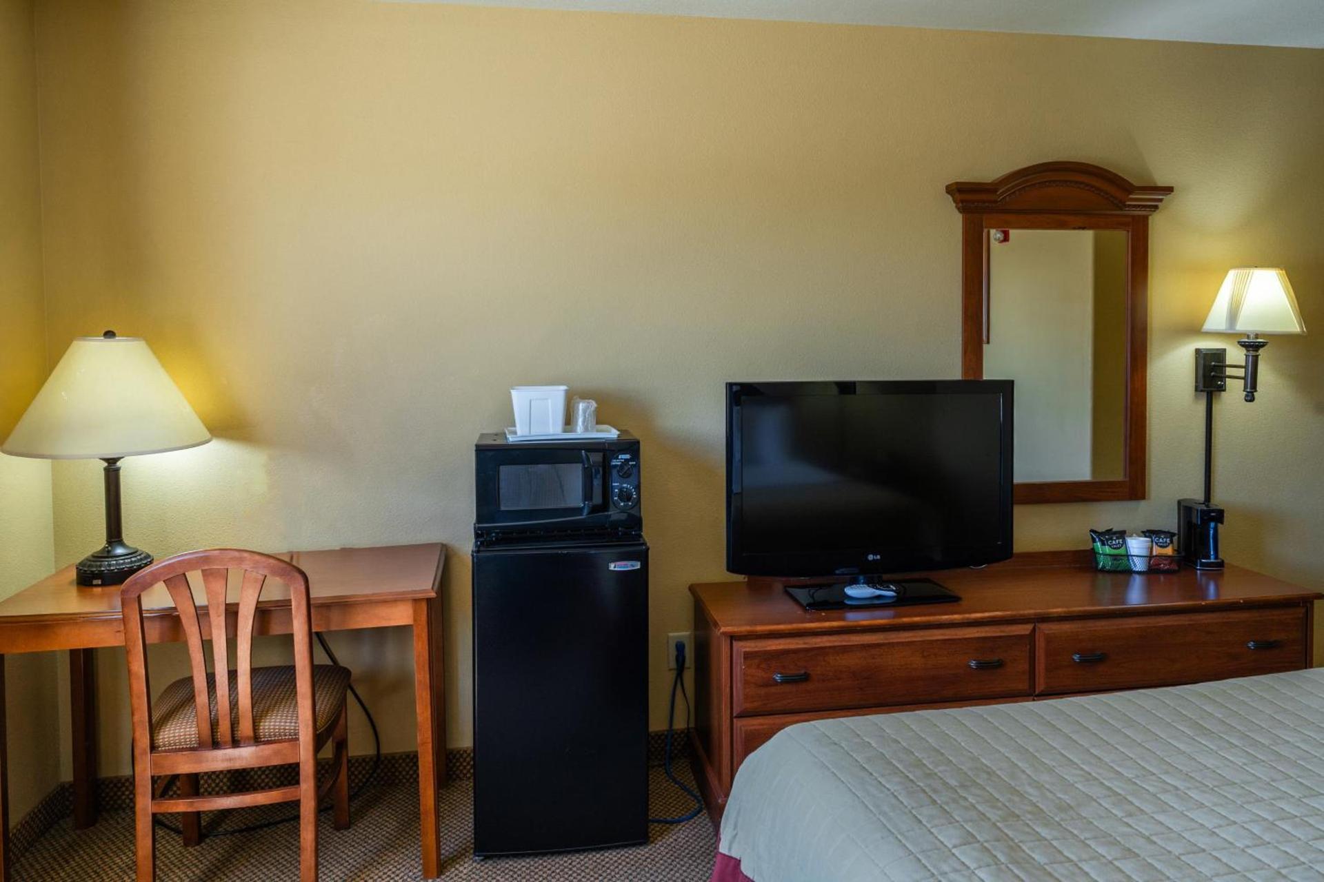 Pinedale Hotel & Suites photo 76