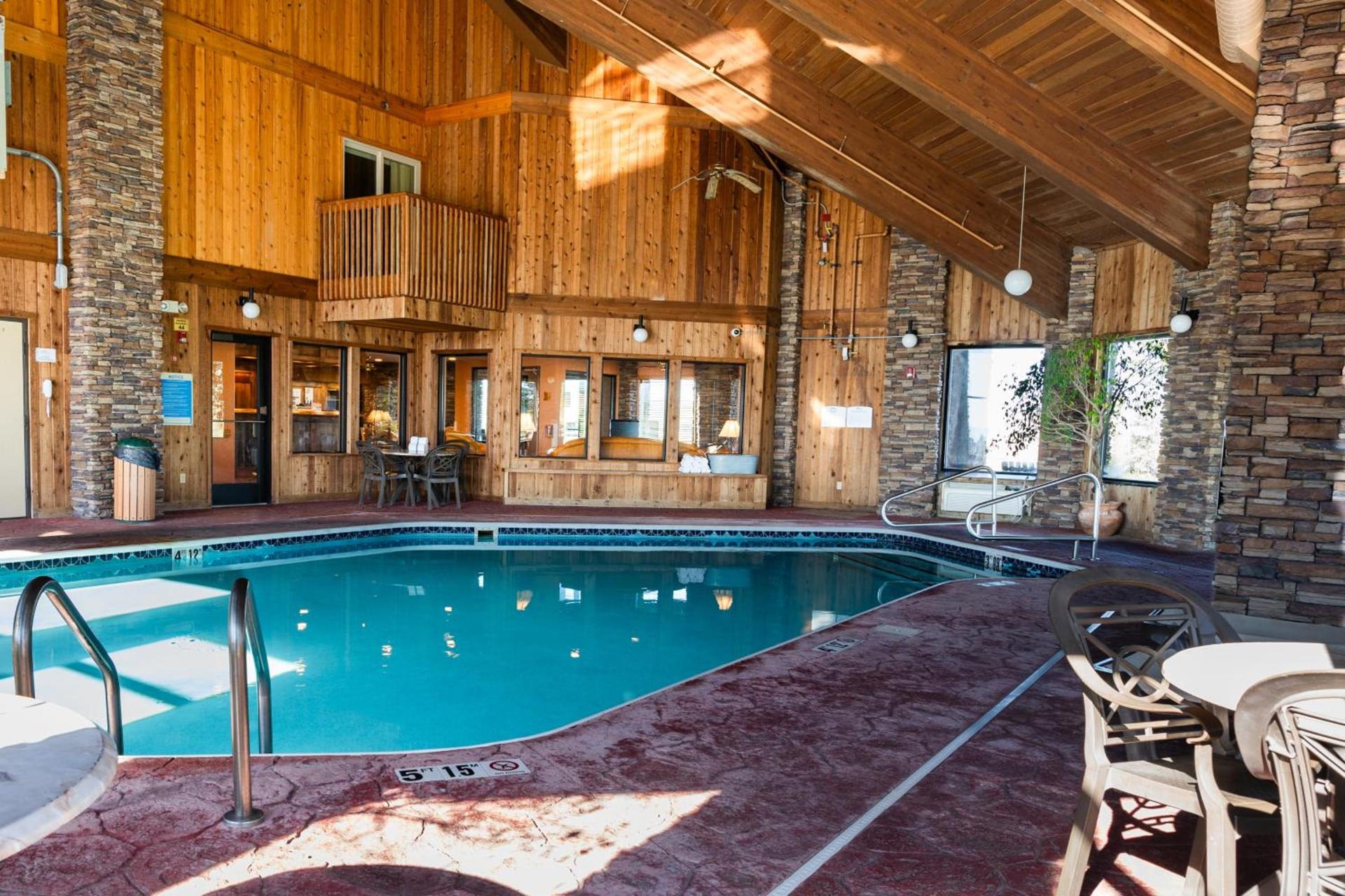 Pinedale Hotel & Suites photo 94