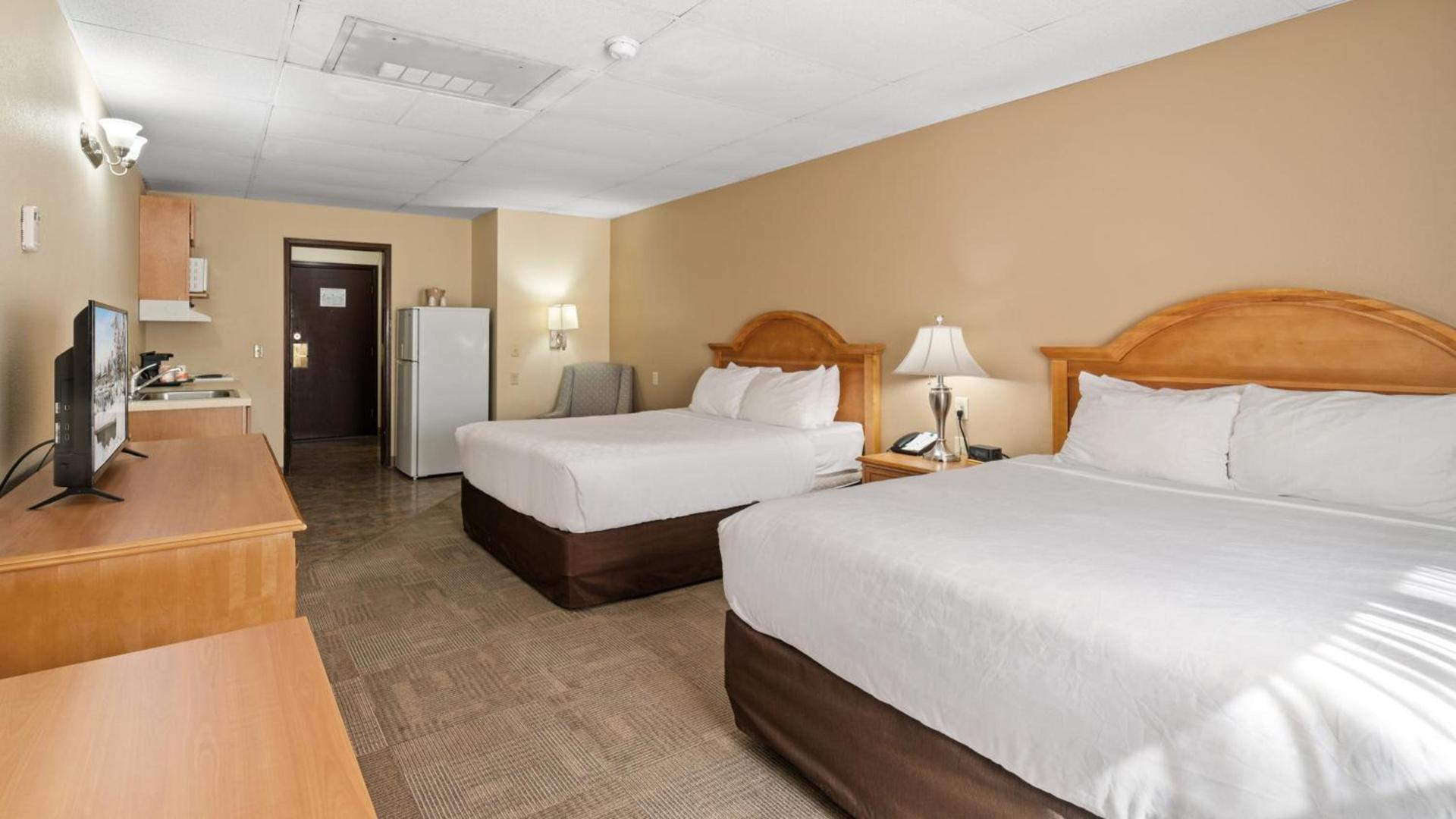 Clarion Hotel & Suites Fairbanks near Ft Wainwright photo 100