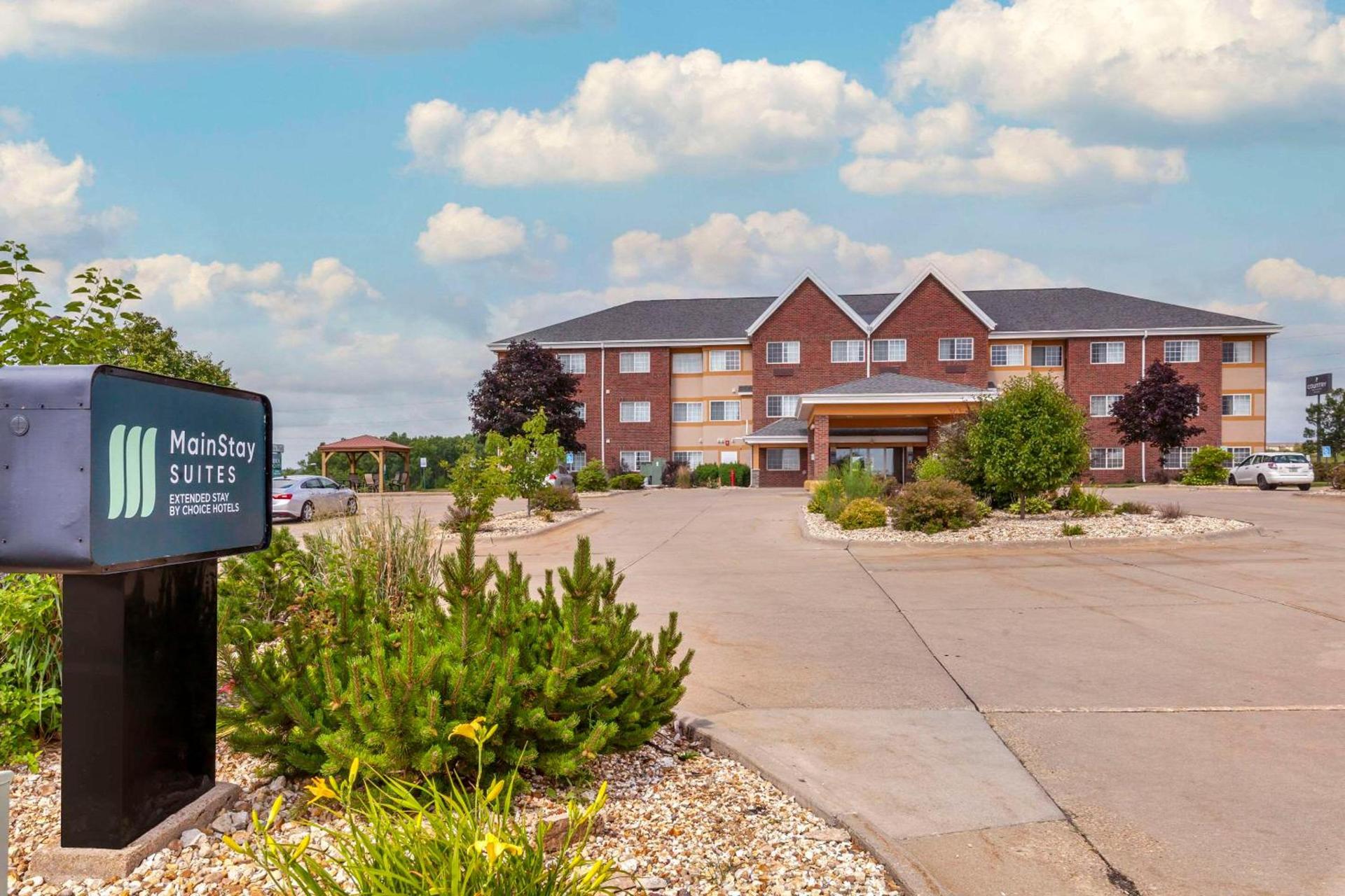 MainStay Suites Dubuque at Hwy 20 photo 3
