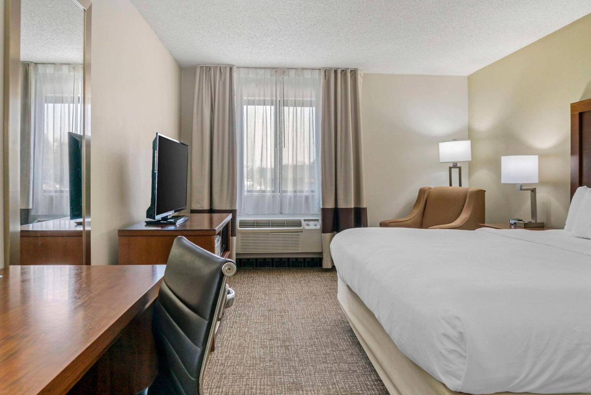 Comfort Inn Manistique photo 19