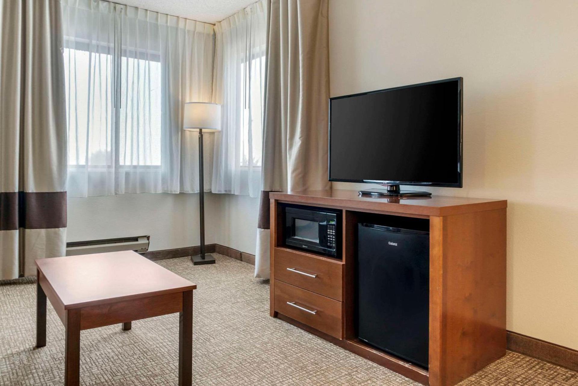 Comfort Inn Manistique photo 31