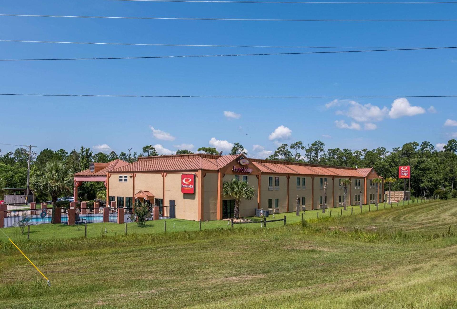 Econo Lodge Inn & Suites Diamondhead photo 1