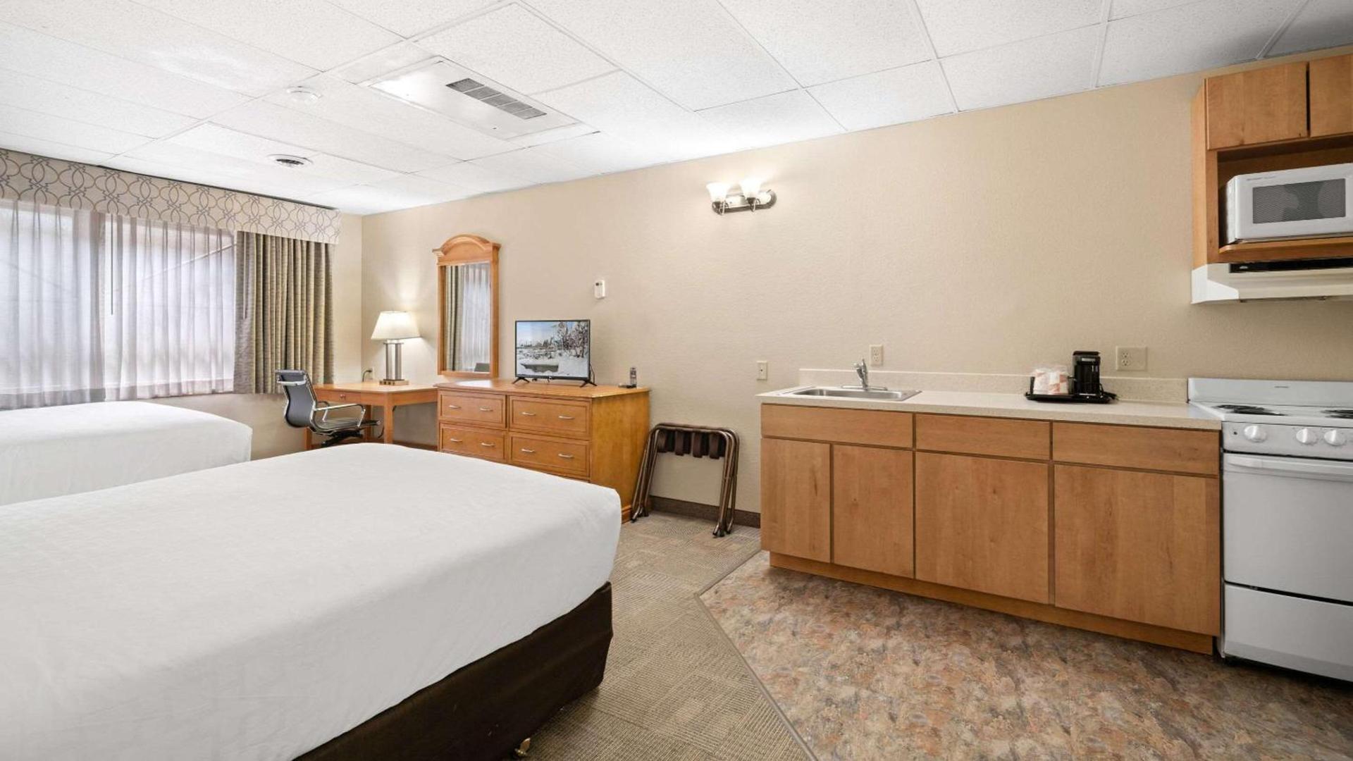 Clarion Hotel & Suites Fairbanks near Ft Wainwright photo 19