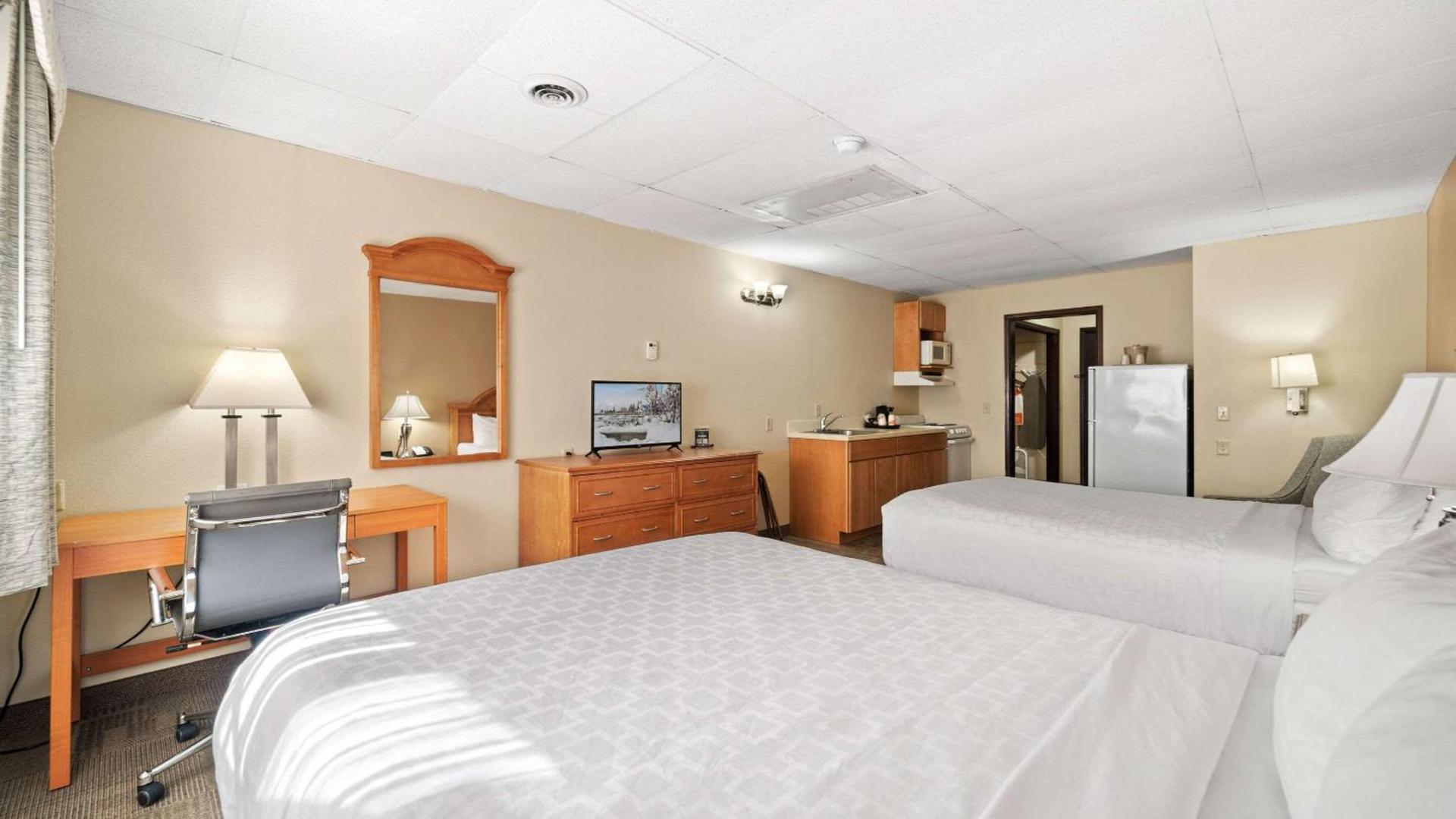 Clarion Hotel & Suites Fairbanks near Ft Wainwright photo 20