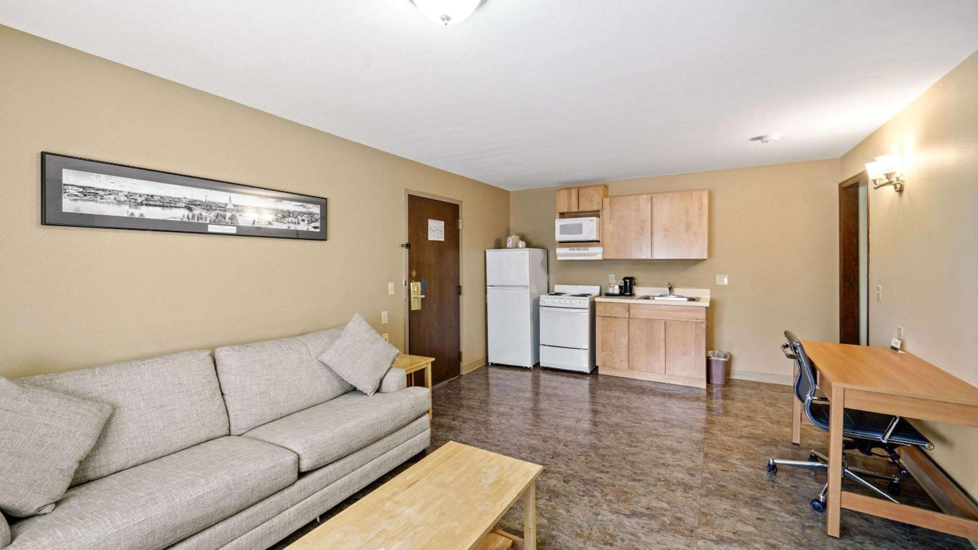 Clarion Hotel & Suites Fairbanks near Ft Wainwright photo 26