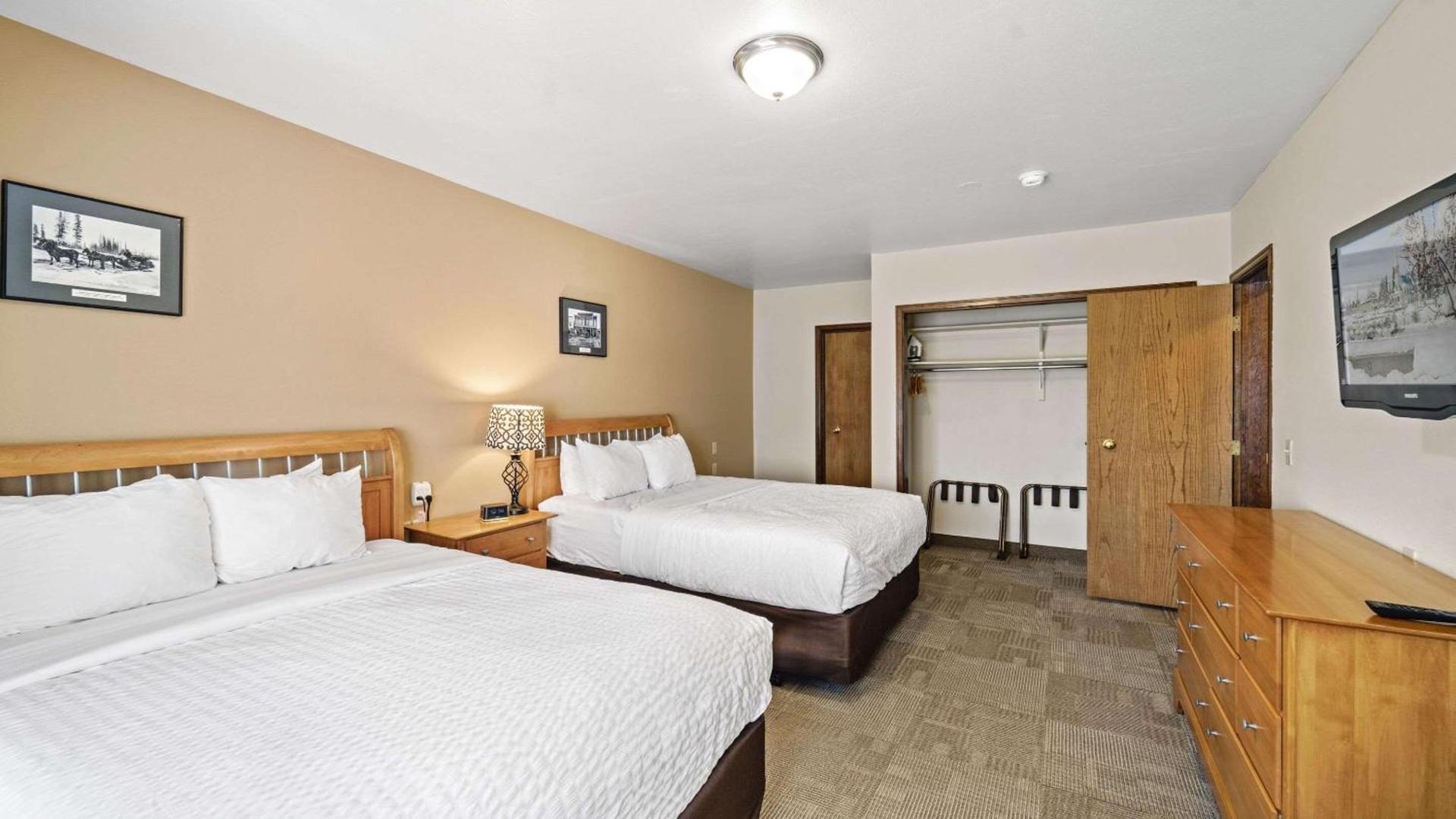 Clarion Hotel & Suites Fairbanks near Ft Wainwright photo 30