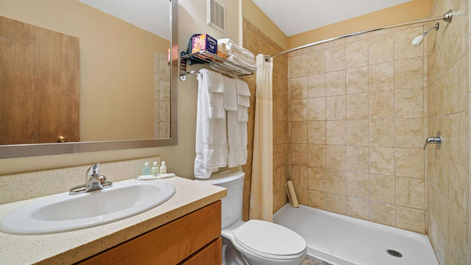 Clarion Hotel & Suites Fairbanks near Ft Wainwright photo 40