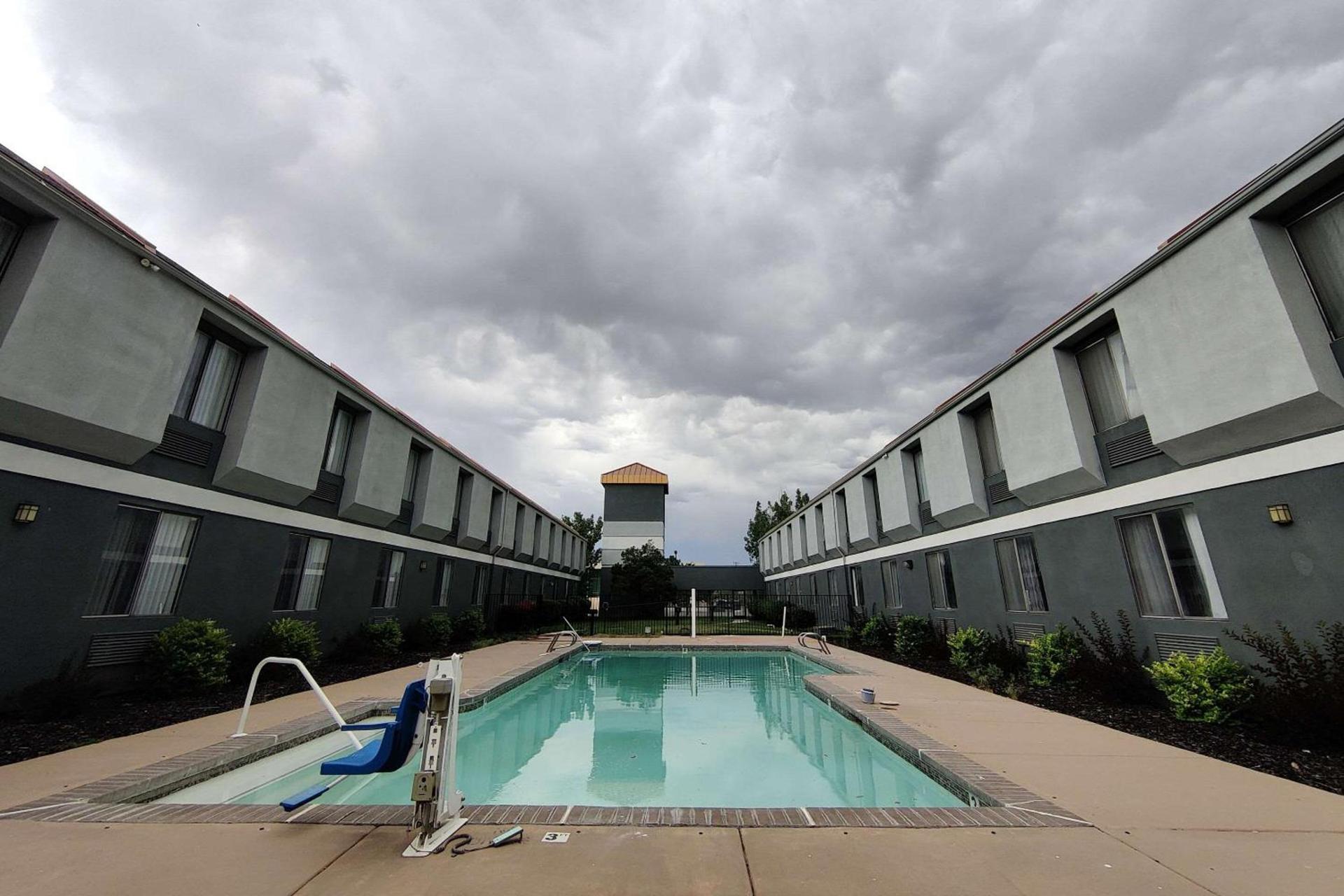 Clarion Inn Salt Lake City Airport photo 9