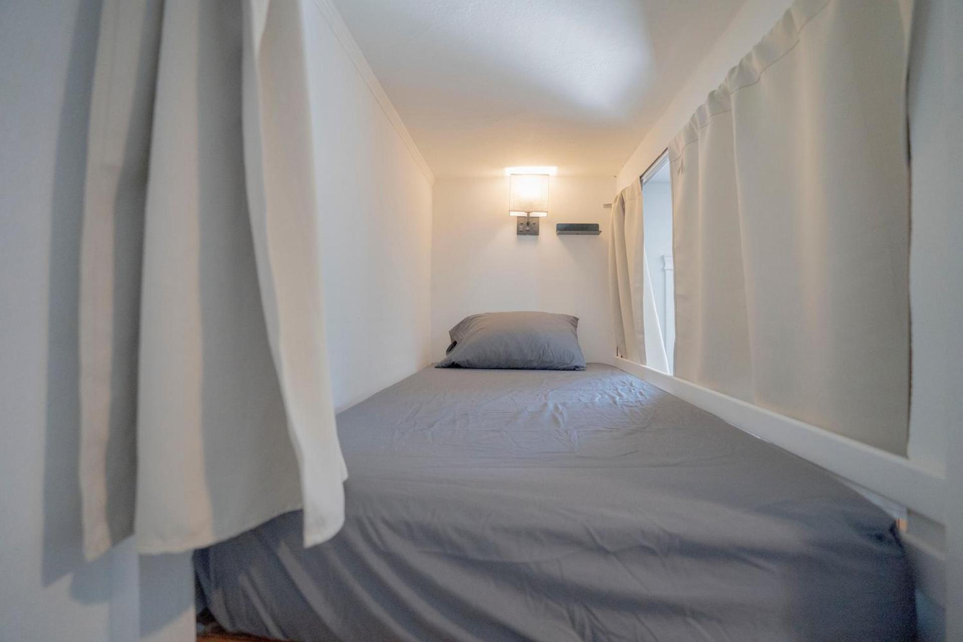 Burlington Hostel photo 11