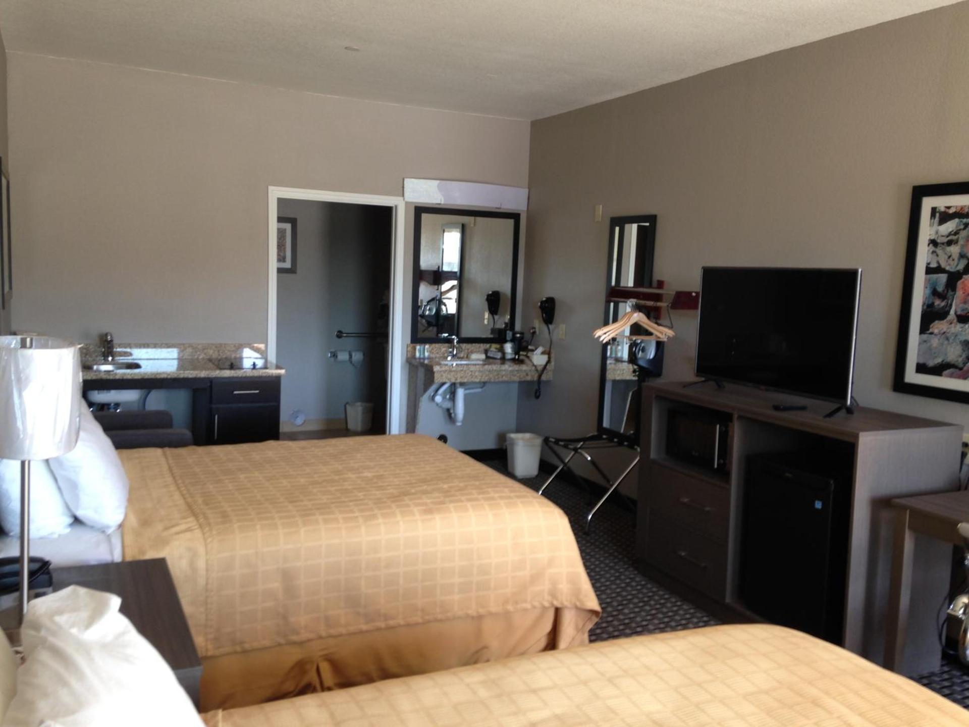 Scottish Inn & Suites Cotulla, TX photo 31