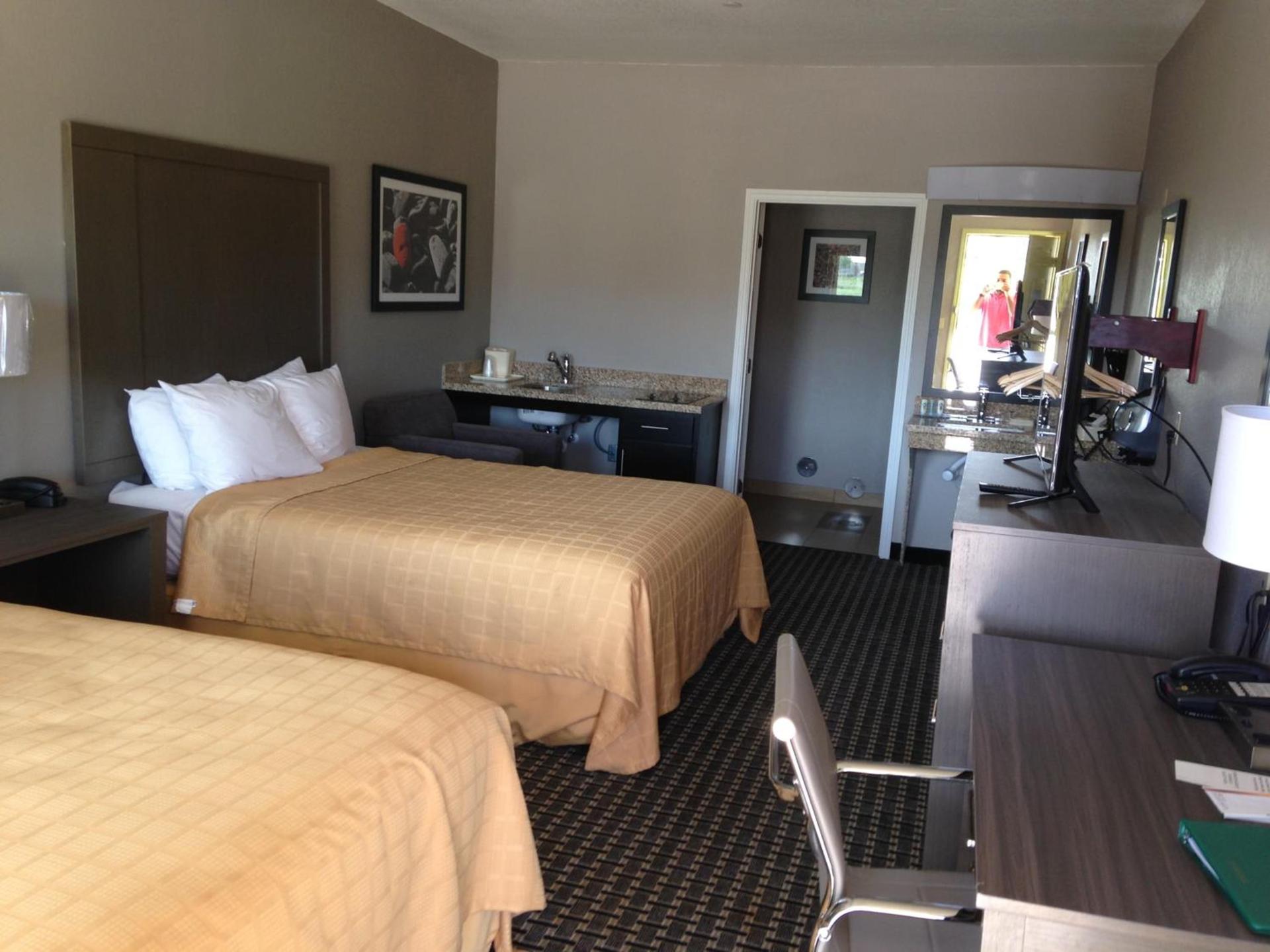 Scottish Inn & Suites Cotulla, TX photo 24