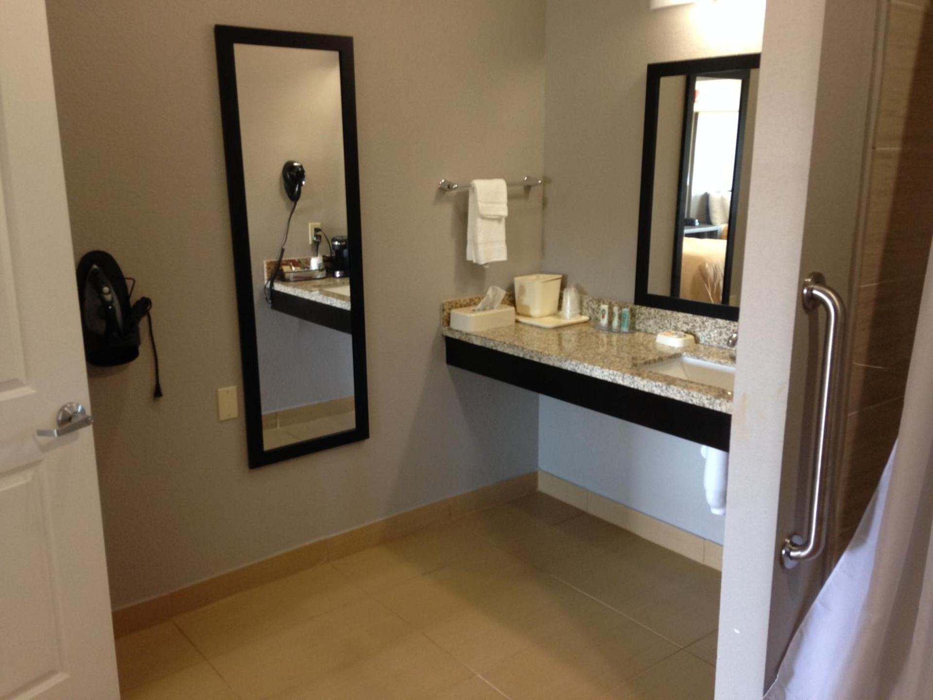 Scottish Inn & Suites Cotulla, TX photo 28