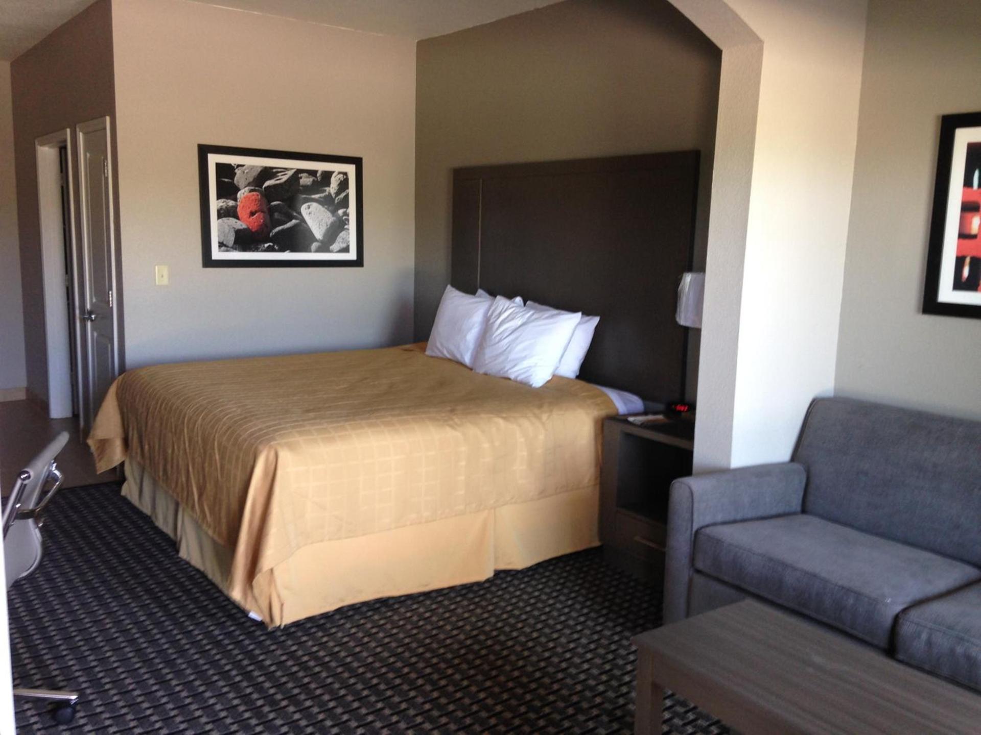 Scottish Inn & Suites Cotulla, TX photo 41