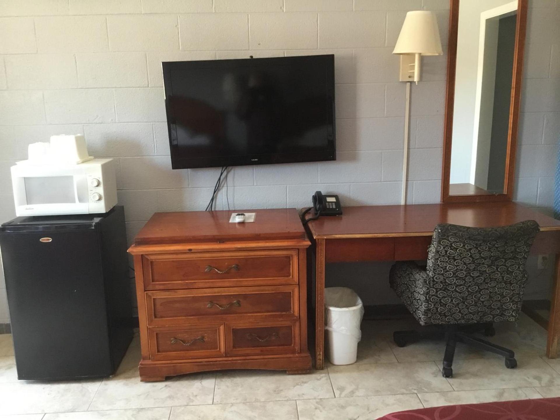 Budget Inn Plainview photo 36