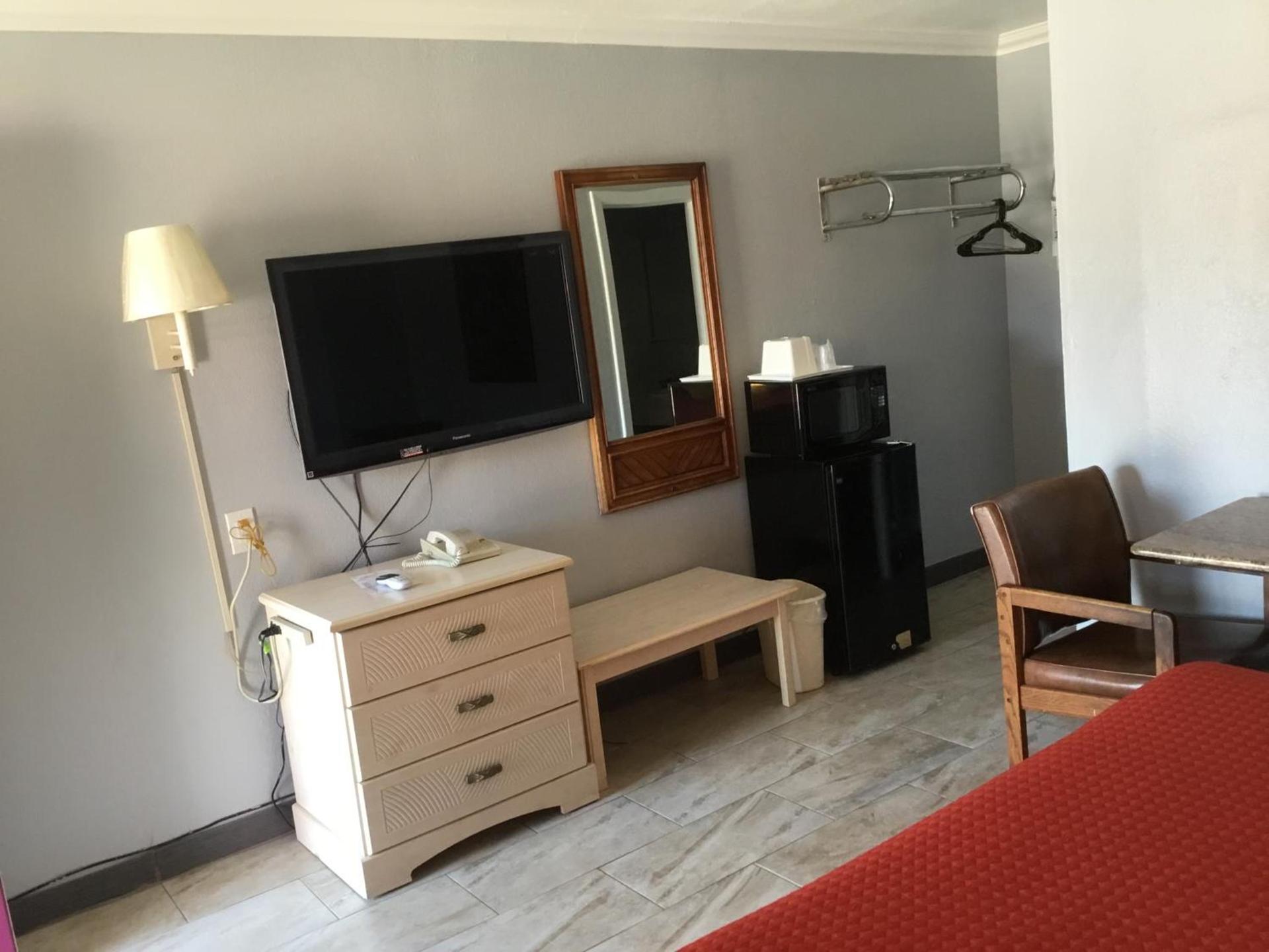 Budget Inn Plainview photo 29