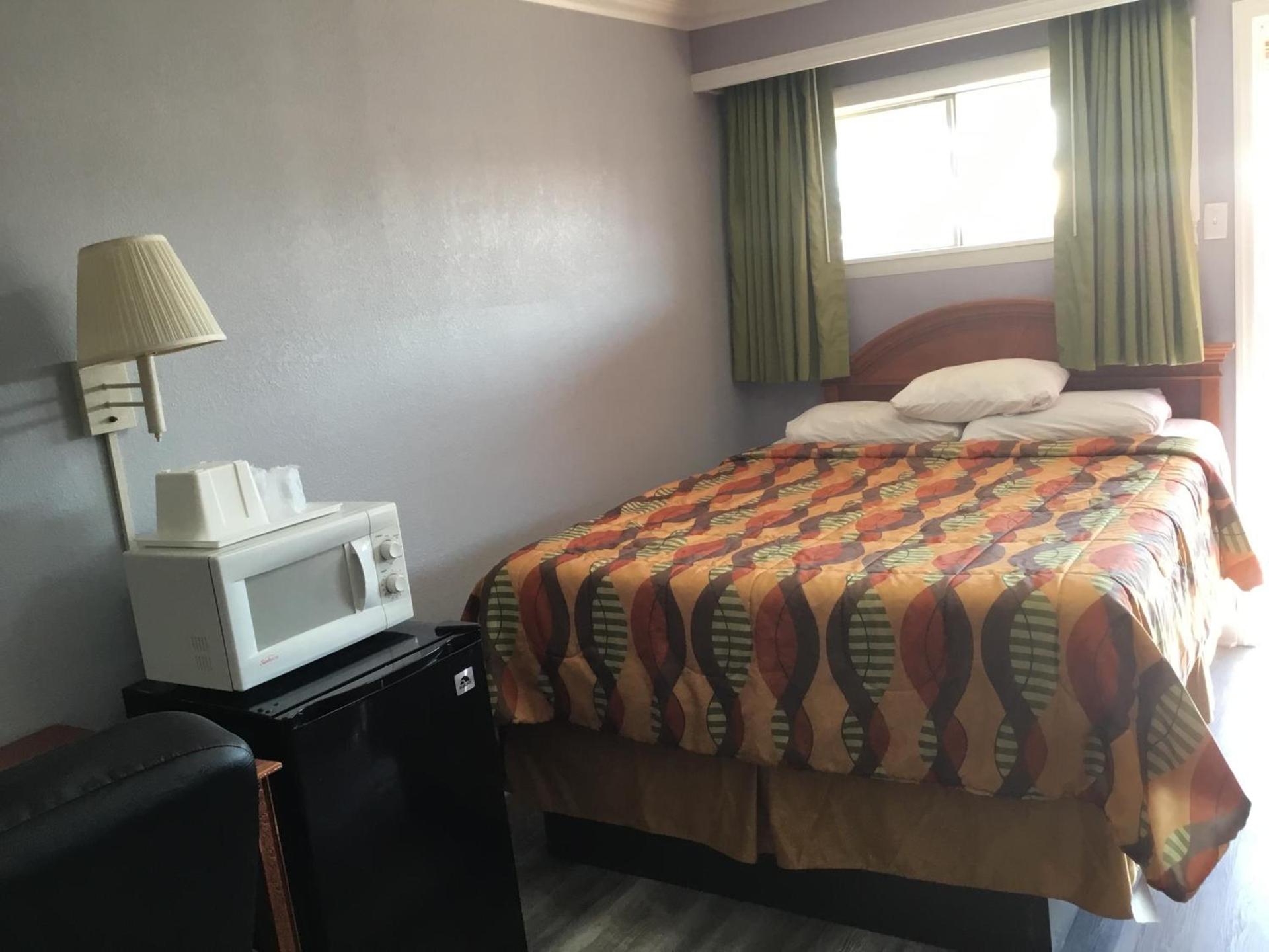 Budget Inn Plainview photo 16