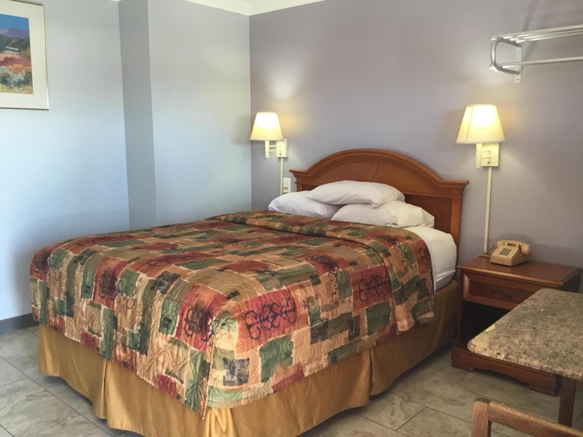 Budget Inn Plainview photo 23