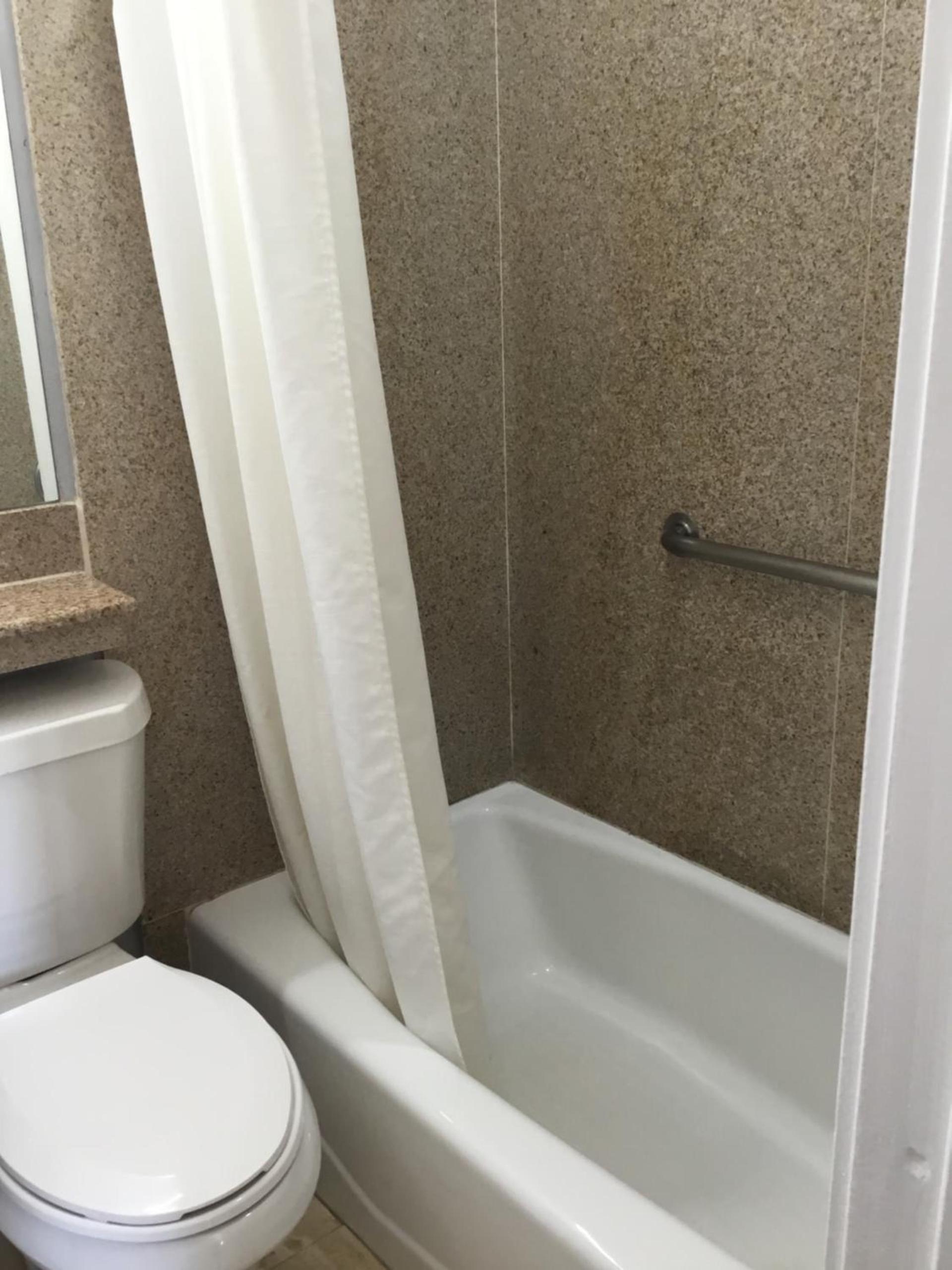 Budget Inn Plainview photo 32