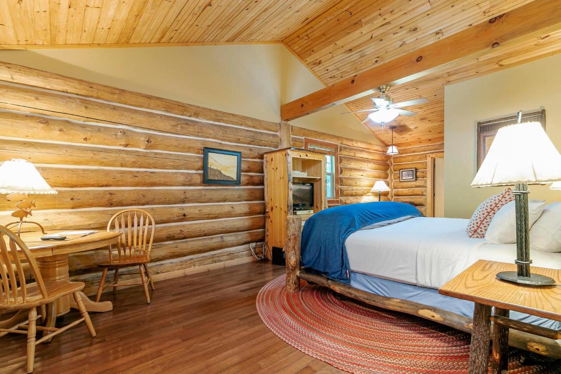 Dancing Bear Lodge photo 25