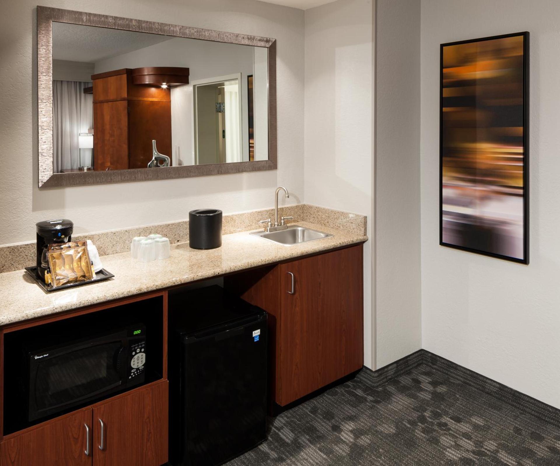 Courtyard by Marriott Miami at Dolphin Mall photo 6